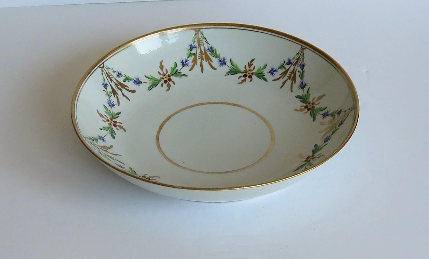 English Georgian Miles Mason Porcelain Deep Plate or Dish hand painted Ptn 153, Ca 1805 For Sale