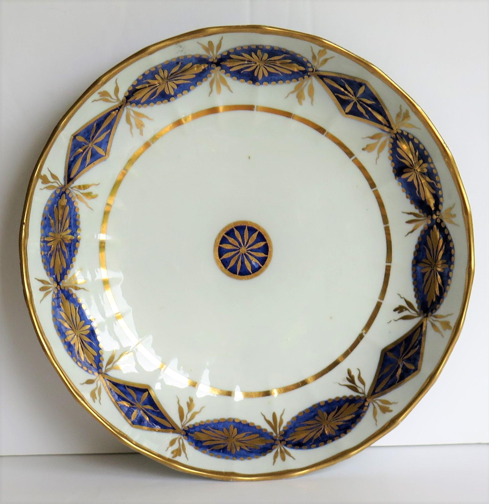 Miles Mason Porcelain Deep Plate or Dish Mazarine and Gold Pattern circa 1805 In Good Condition In Lincoln, Lincolnshire