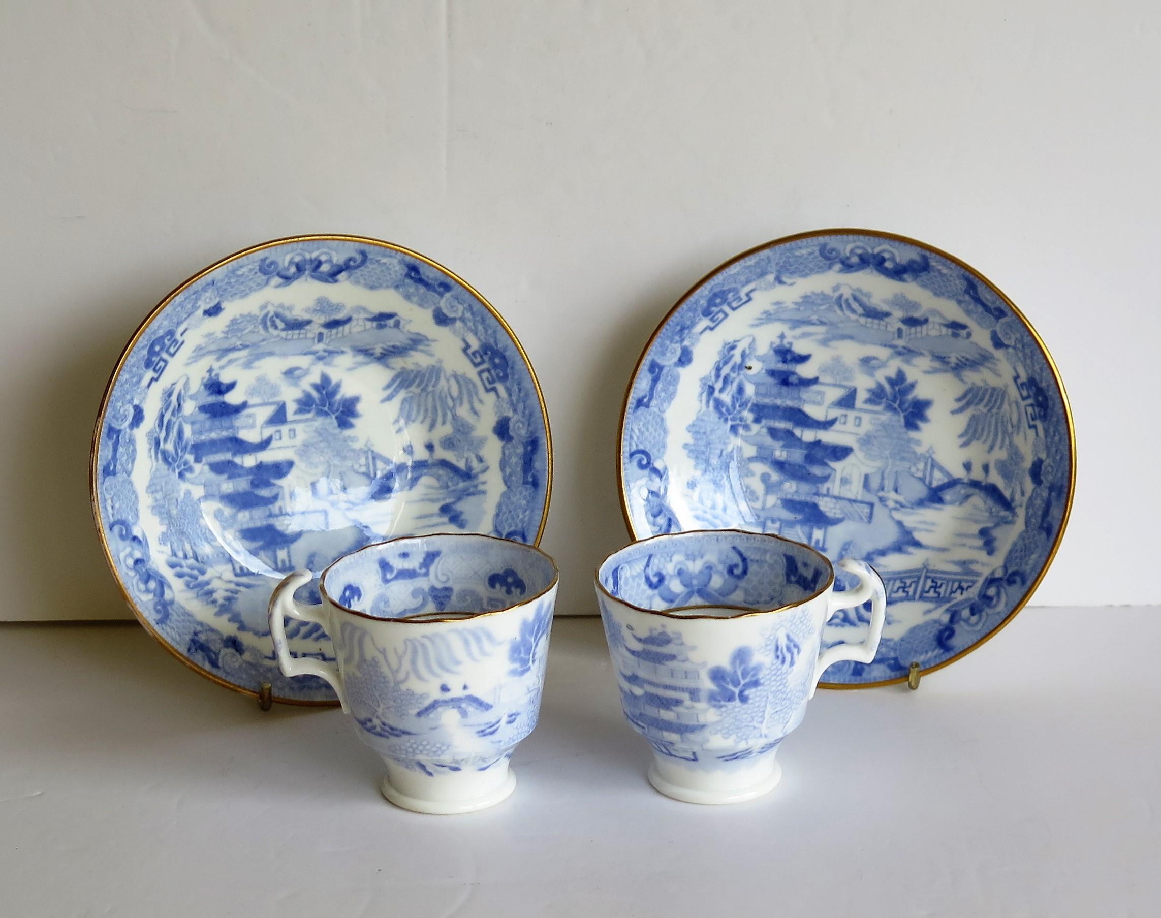 Chinoiserie Miles Mason Porcelain Pair of Cups & Saucers Blue Broseley Willow Ptn circa 1815
