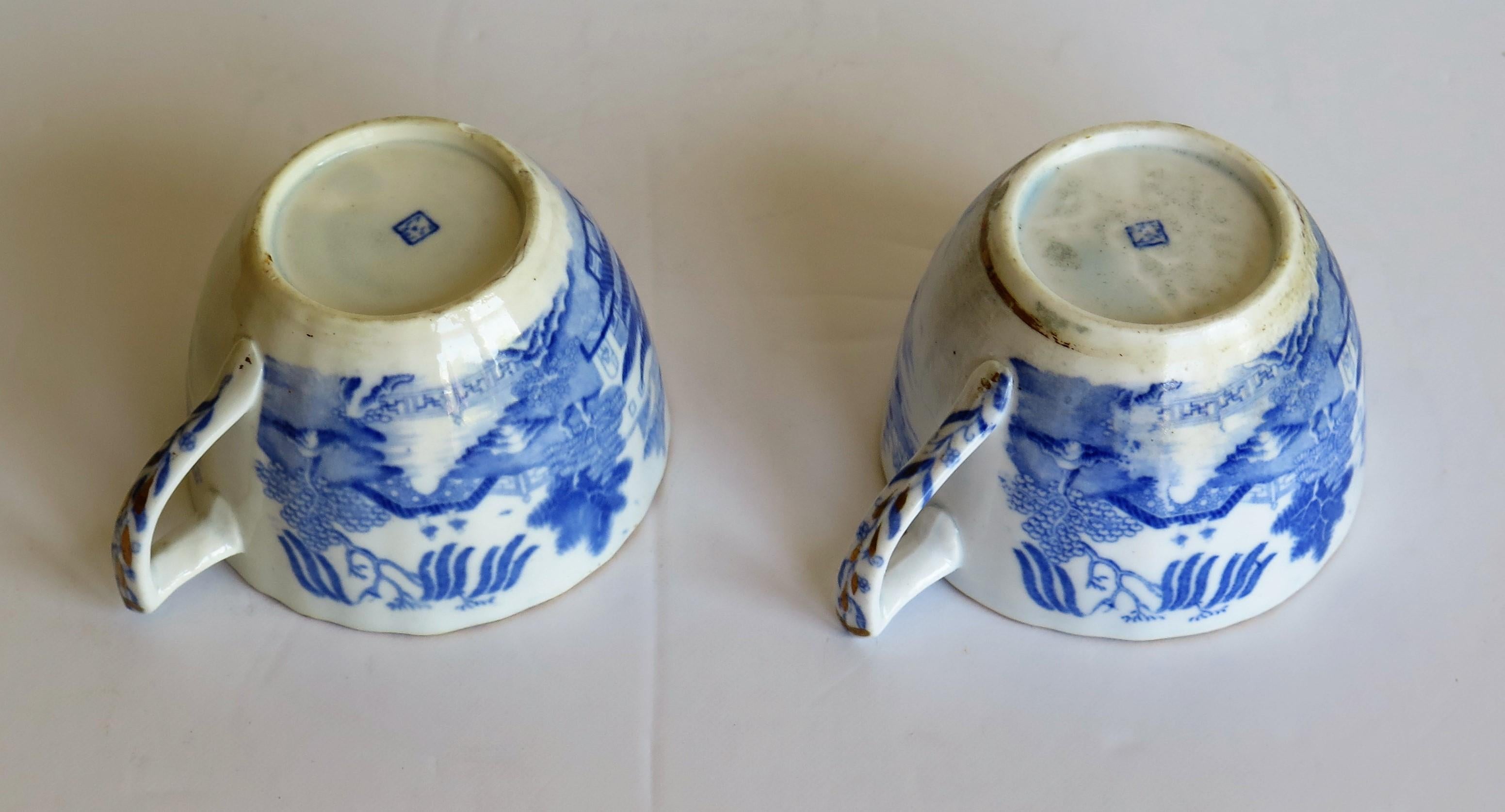 Miles Mason Porcelain Pair of Tea Cups Broseley Blue and White Pattern, Ca 1805 4