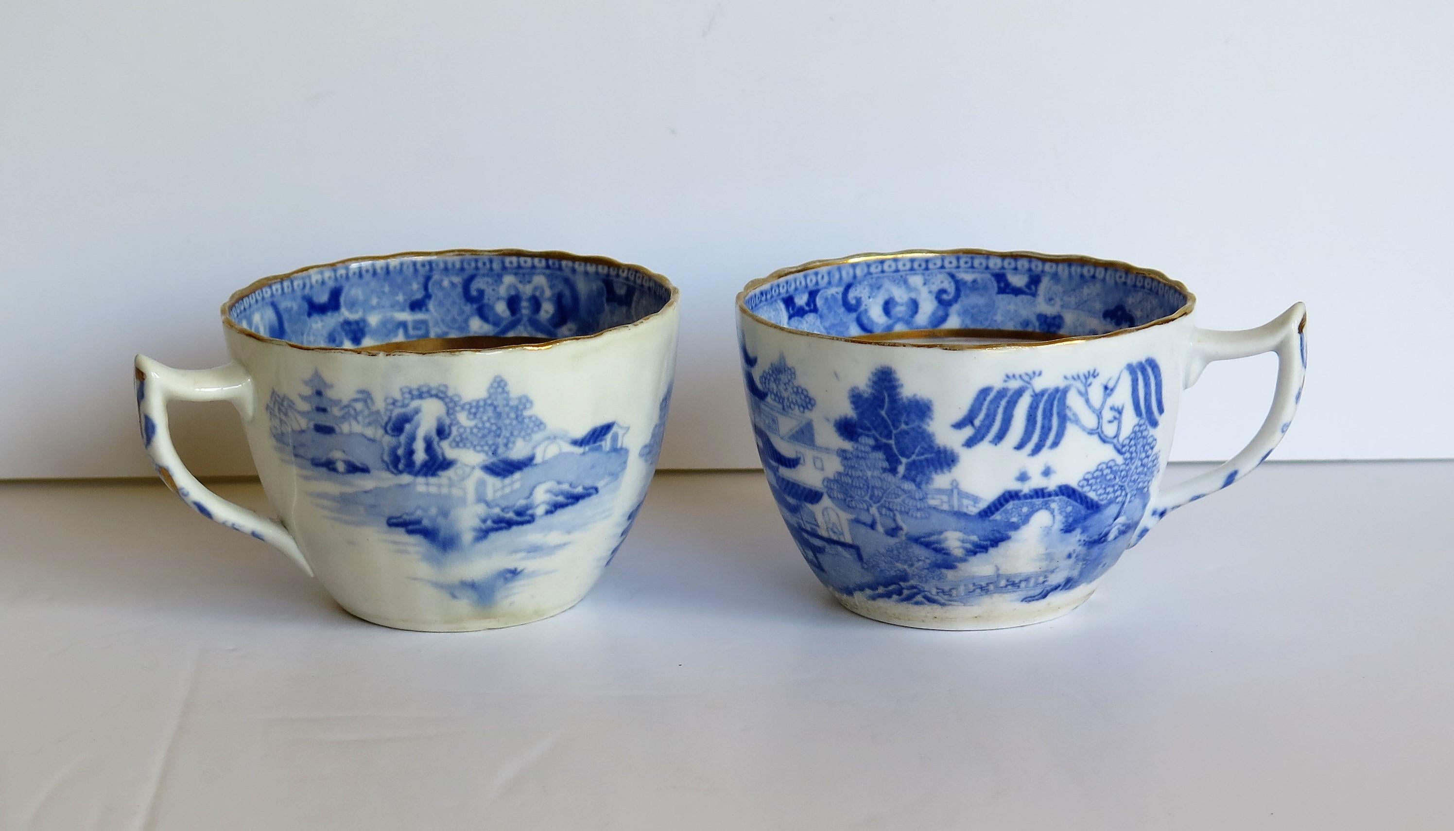 Chinoiserie Miles Mason Porcelain Pair of Tea Cups Broseley Blue and White Pattern, Ca 1805