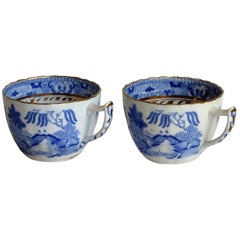 Antique Miles Mason Porcelain Pair of Tea Cups Broseley Blue and White Pattern, Ca. 1805