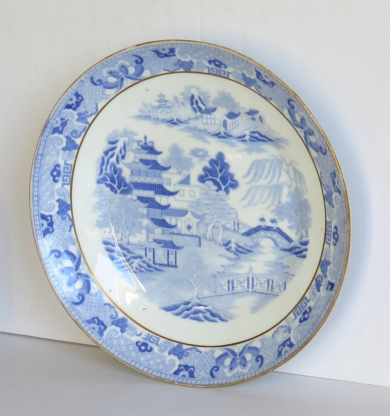 Miles Mason Porcelain Plate or Dish Blue & White Gilded Broseley Ptn, circa 1810 In Good Condition In Lincoln, Lincolnshire