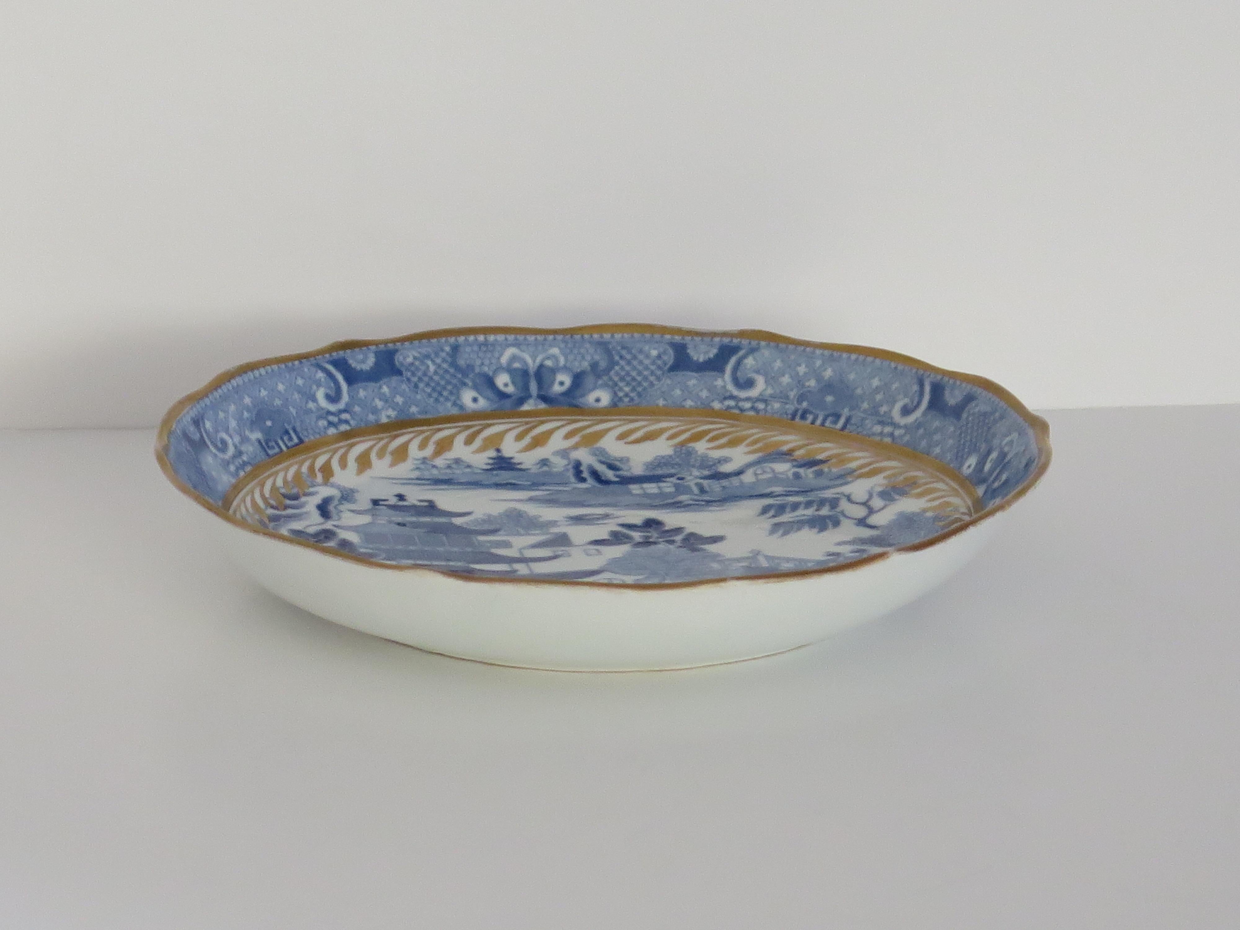 Chinoiserie Miles Mason Porcelain Saucer Dish Blue and White Gilded Broseley Pattern Ca 1805 For Sale