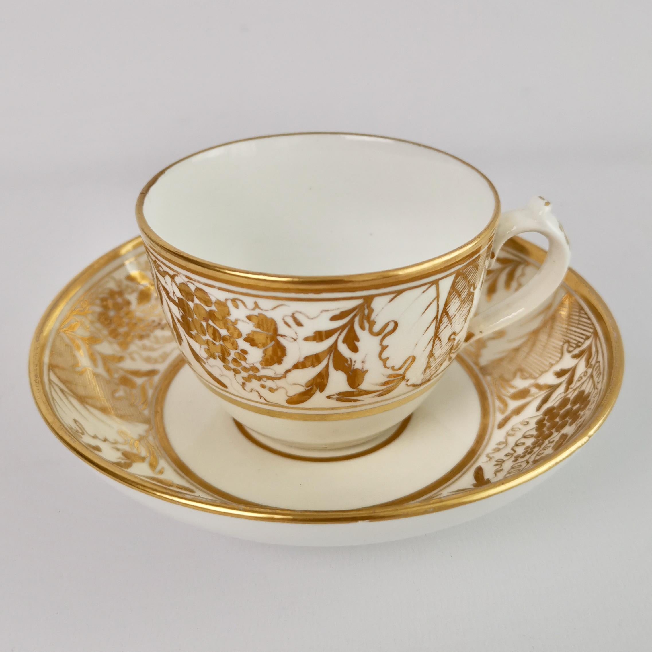 Miles Mason Porcelain Teacup Quartet, Gilt Regency Acanthus Pattern, ca 1810 In Good Condition In London, GB