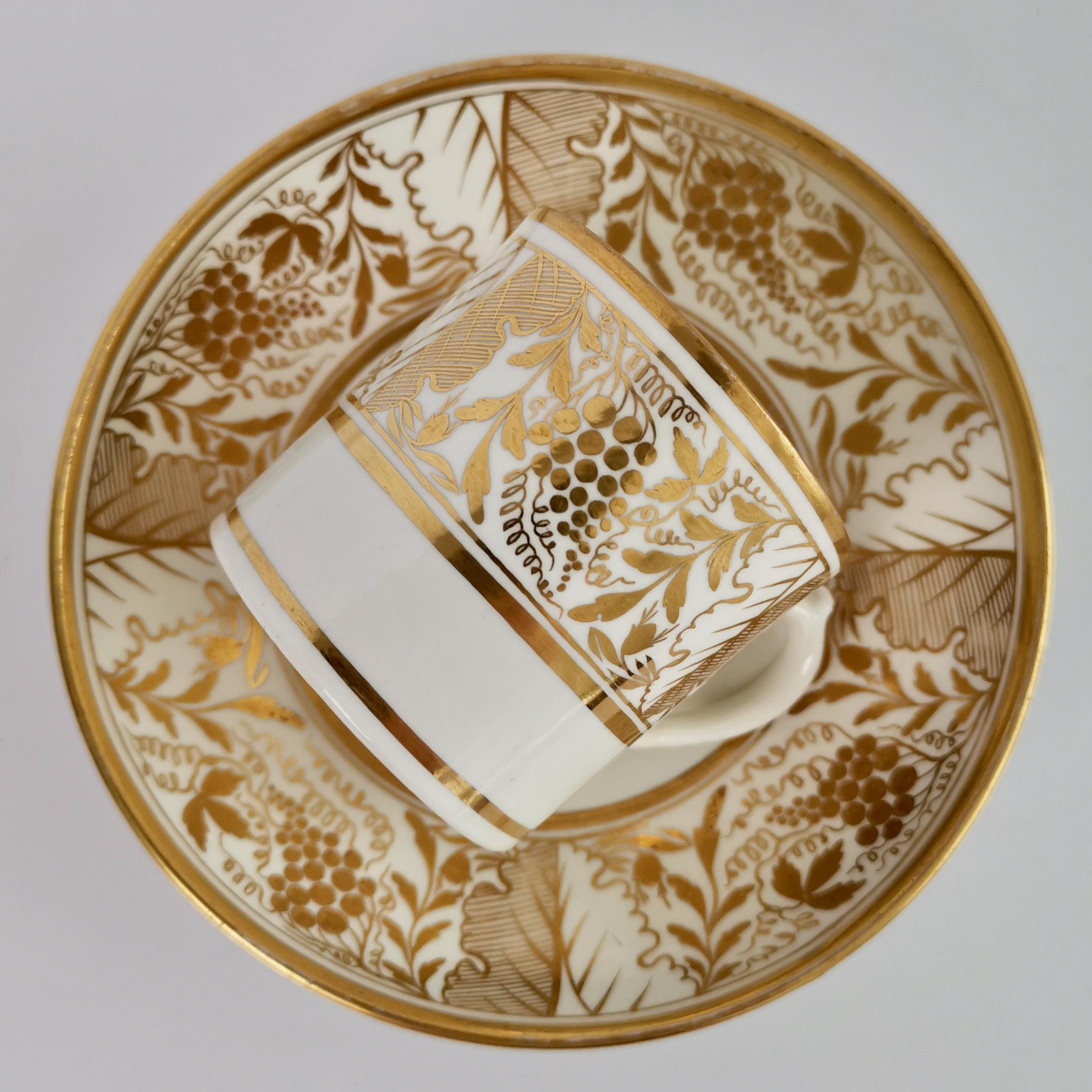 Miles Mason Porcelain Teacup Quartet, Gilt Regency Acanthus Pattern, ca 1810 3