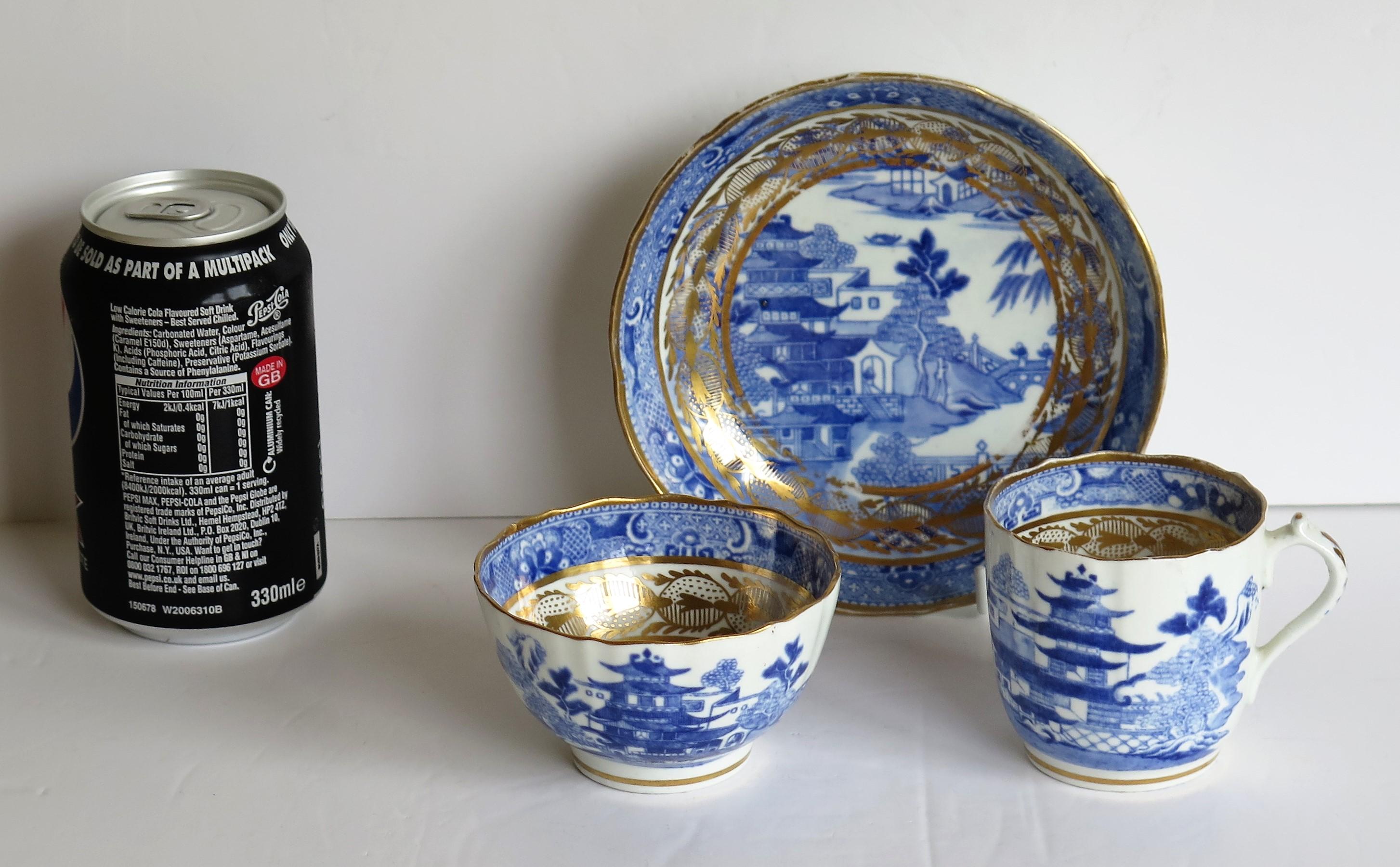 Miles Mason Porcelain Trio Blue and White Broseley Gilded Willow Ptn 50, Ca 1808 13