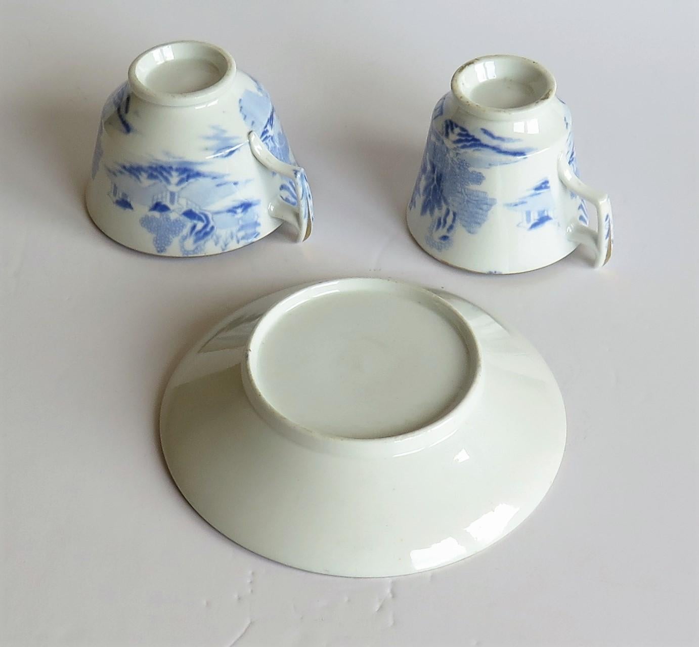 Miles Mason Porcelain Trio Blue and White Broseley Willow Pattern, circa 1815 7