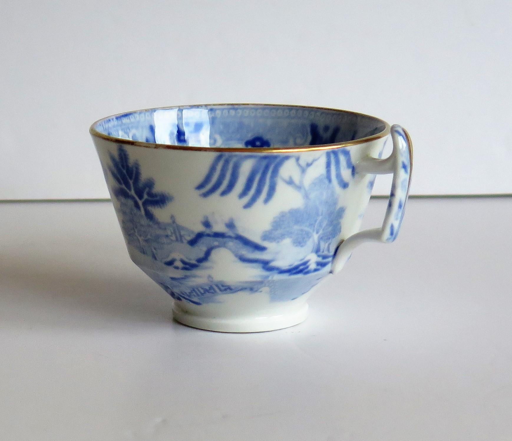 Glazed Miles Mason Porcelain Trio Blue and White Broseley Willow Pattern, circa 1815