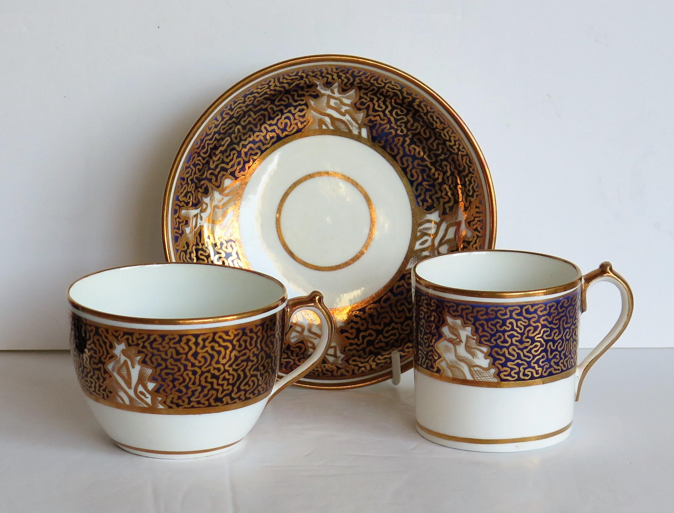 Glazed Miles Mason Porcelain Trio Finely Hand Painted & Gilded Pattern 470, circa 1808 For Sale