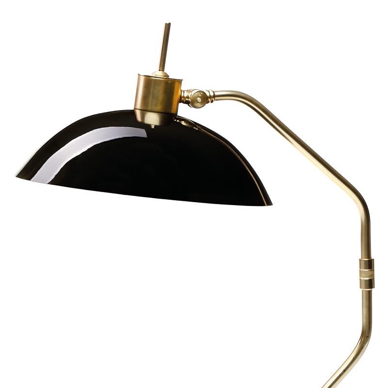 Table lamp Miles with polished brass
base and arm. With smoked black glass
lamp shade. With 1 bulb, lamp holder type
E27, max 40 watt. Bulb not included.
