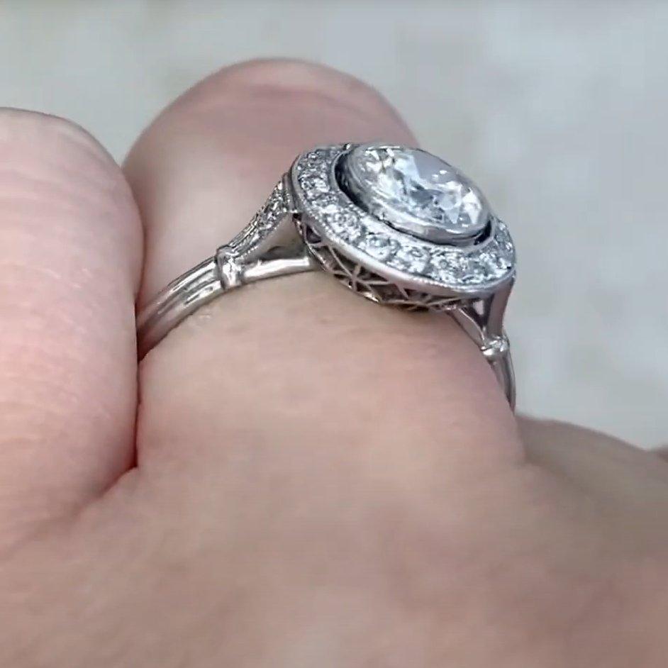 Anillo de diamantes Milgrain Halo, (aprox. 0,7 quilates) Diamante talla europea antigua Corte europeo antiguo en venta