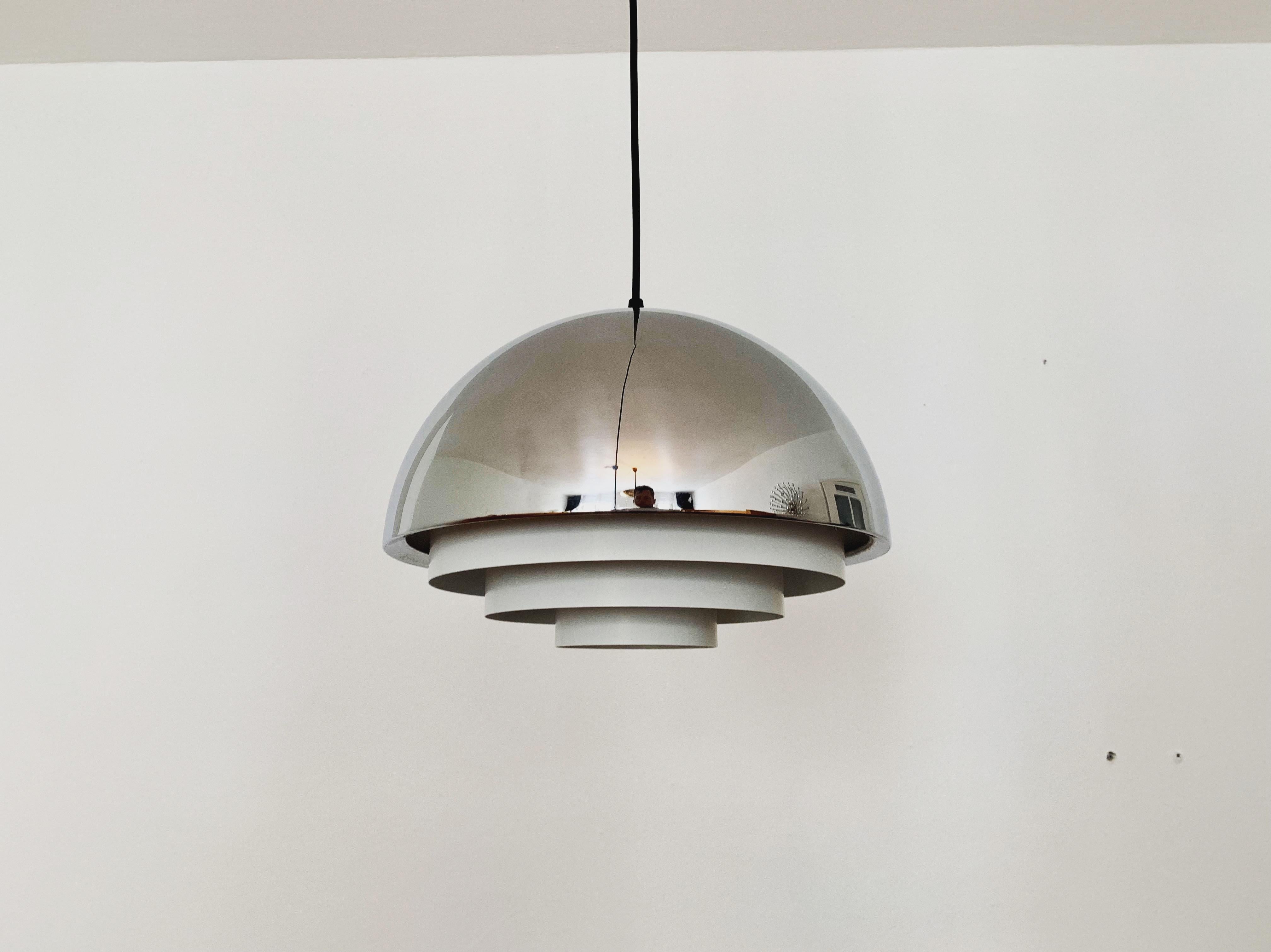 Very nice Milieu Midi pendant lamp by Fog and Morup from the 1960s.
The lighting effect is extremely beautiful.
Impressively beautiful and contemporary design.
A very cozy light is created.

Design: Jo Hammerborg

Condition:

Very good vintage