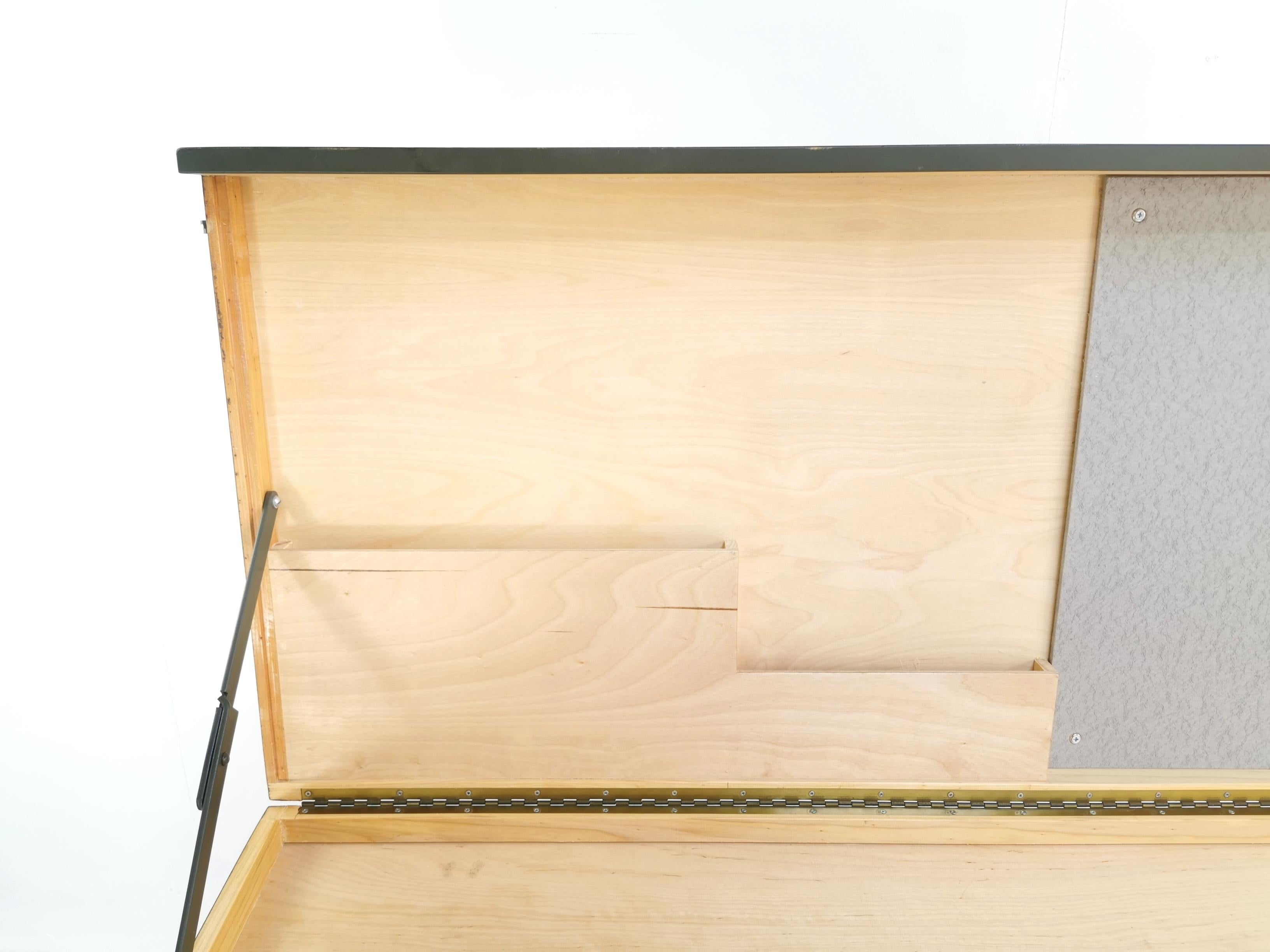 command desk