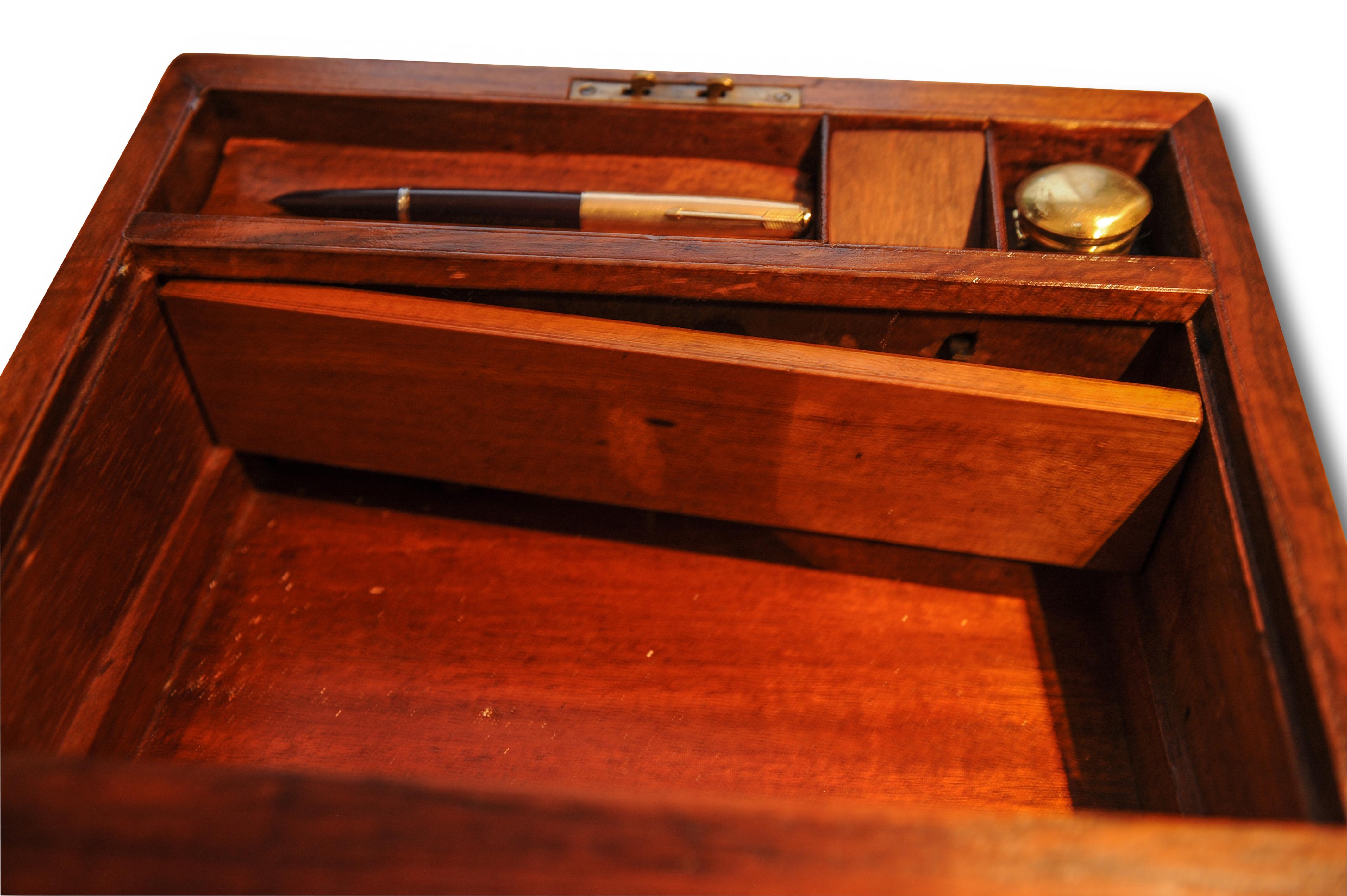 Military Campaign Brass Bound Victorian Walnut Veneered Writing Slope with Key For Sale 3