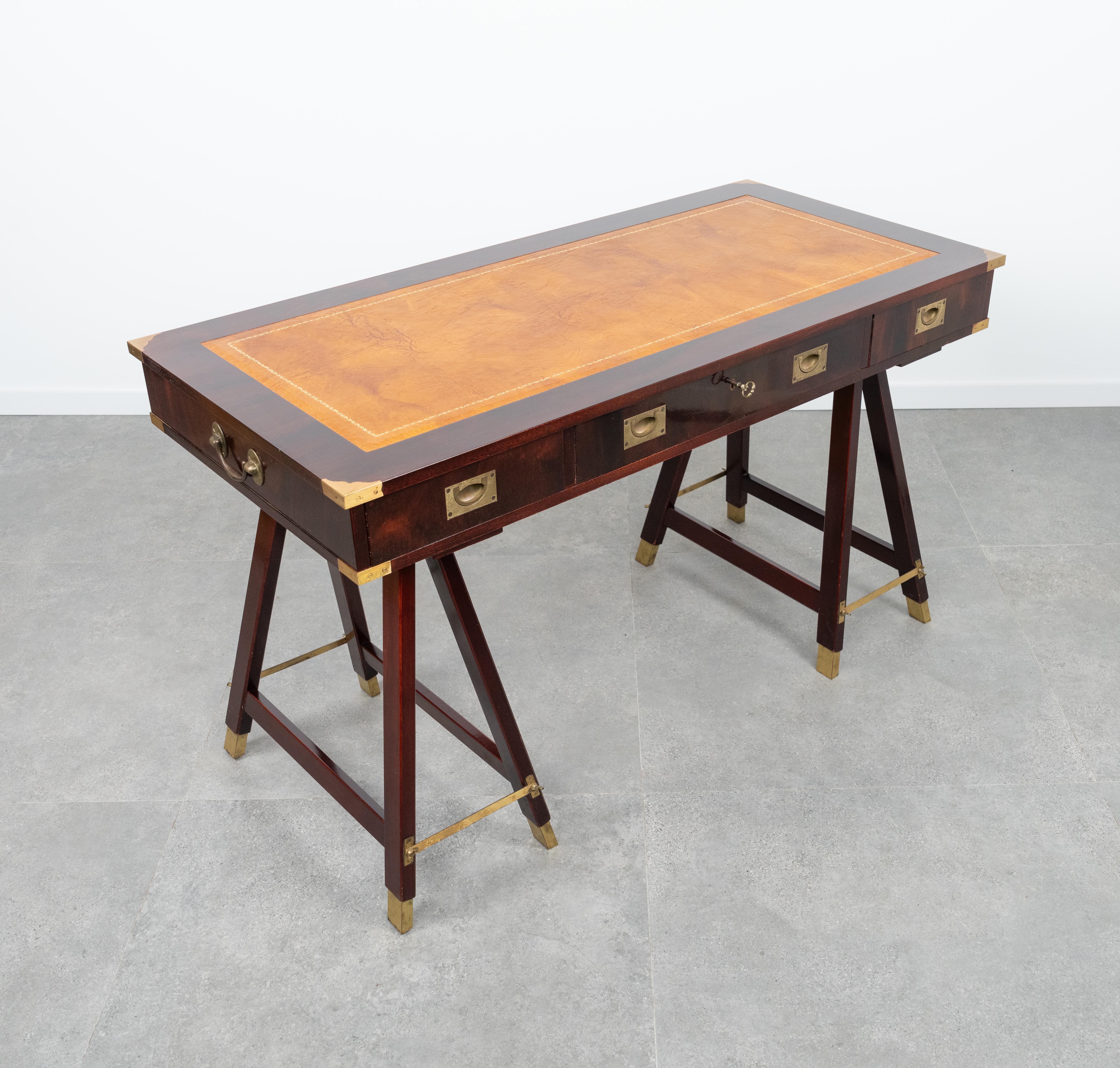 Military Campaign Style Desk Table in Wood, Brass and Leather, Italy 1960s For Sale 4