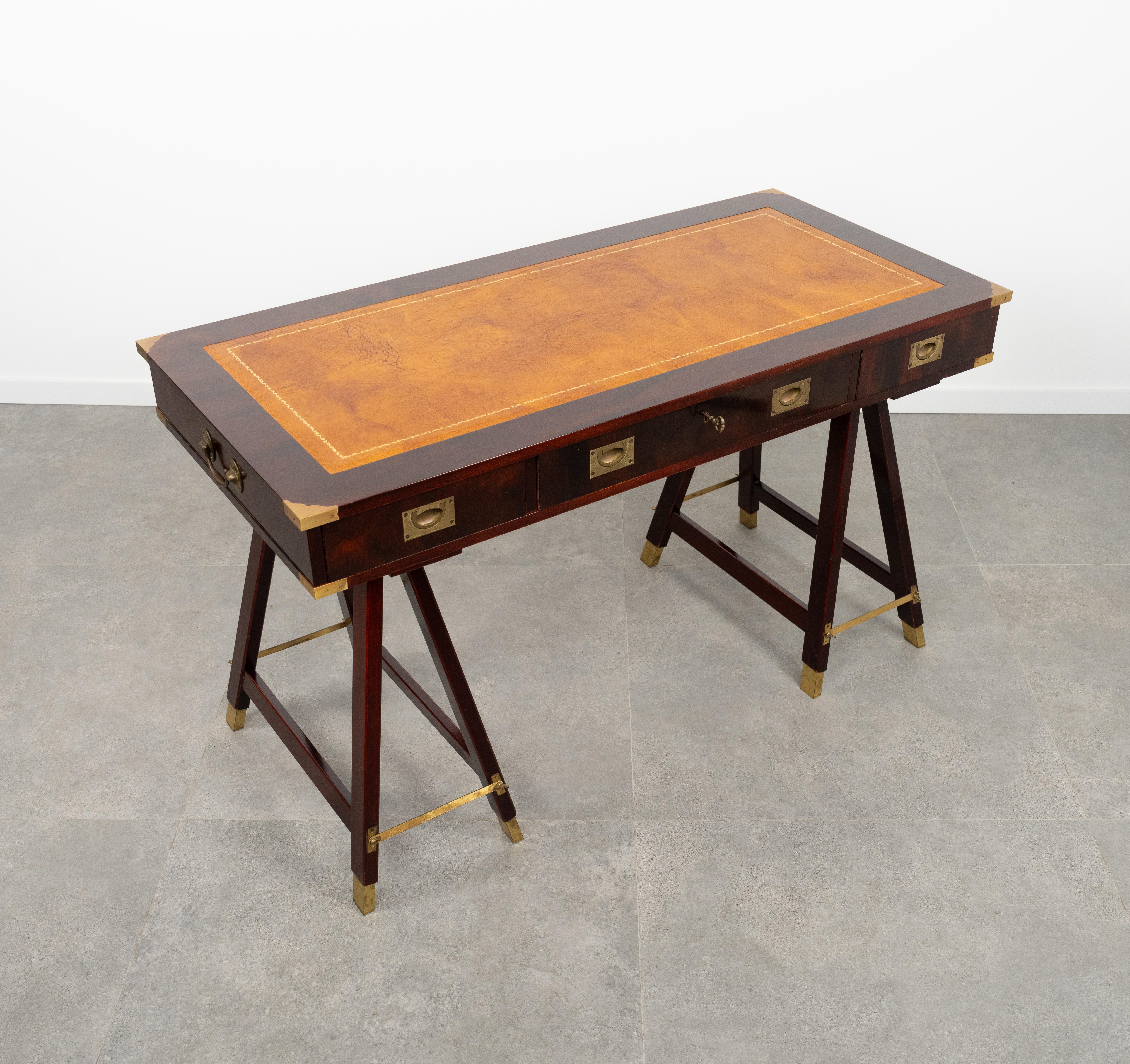 Mid-20th Century Military Campaign Style Desk Table in Wood, Brass and Leather, Italy 1960s For Sale