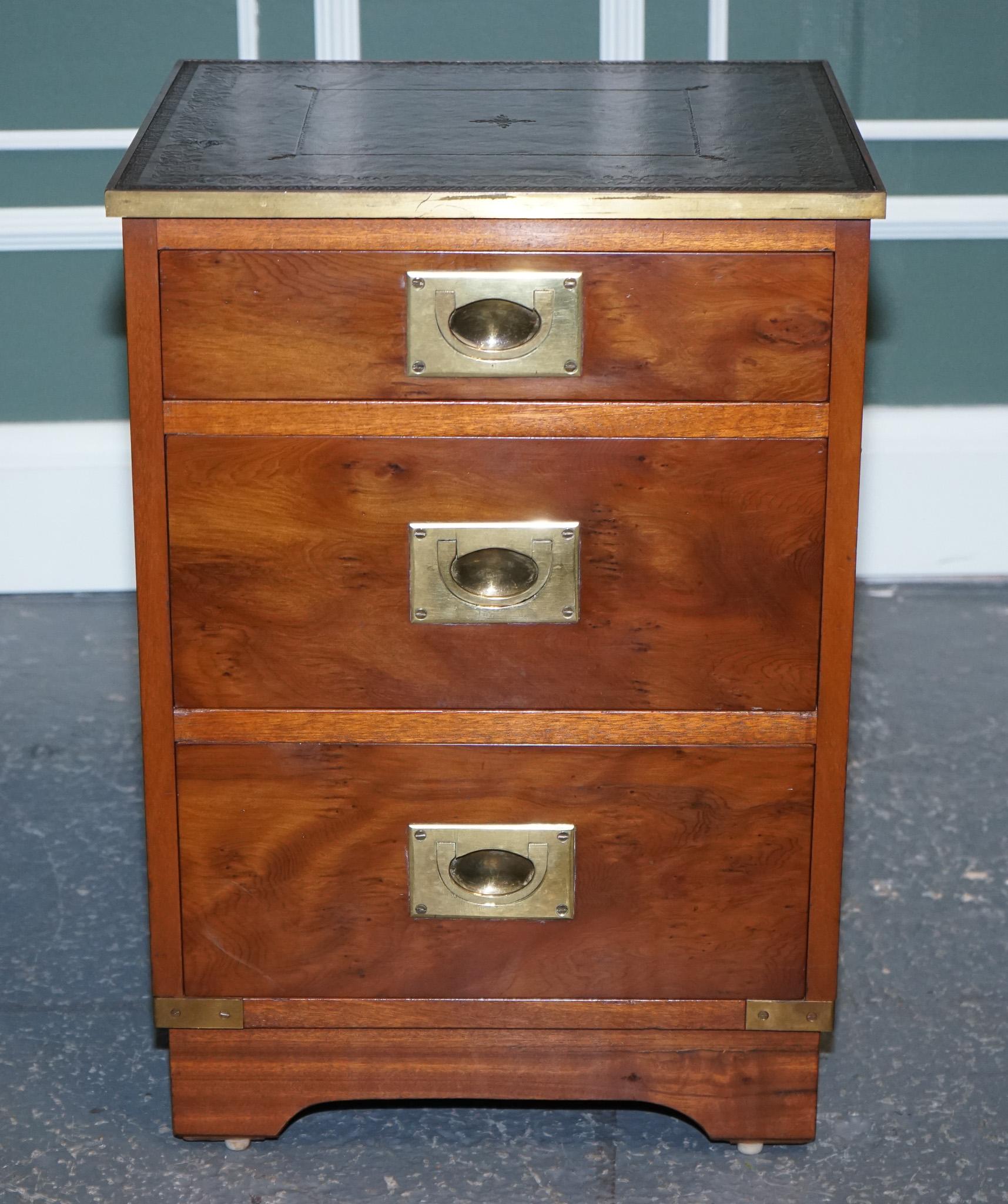 Military Campaign Yew Wood Bedside Nightstand End Table Green Leather Top In Good Condition For Sale In Pulborough, GB