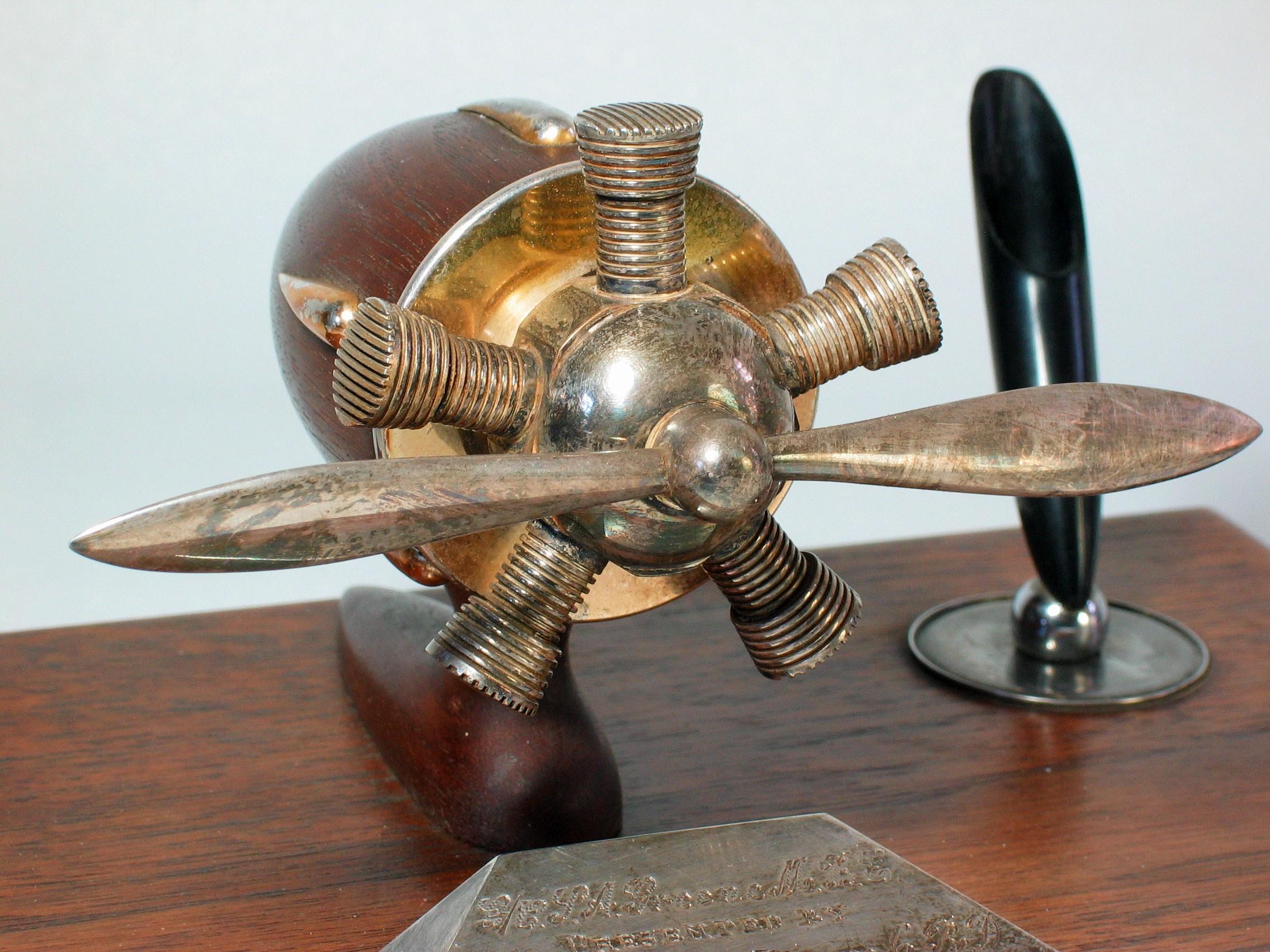 Military Interest A Presentation Desk Pen Holder or Stand Dated 1951 For Sale 2