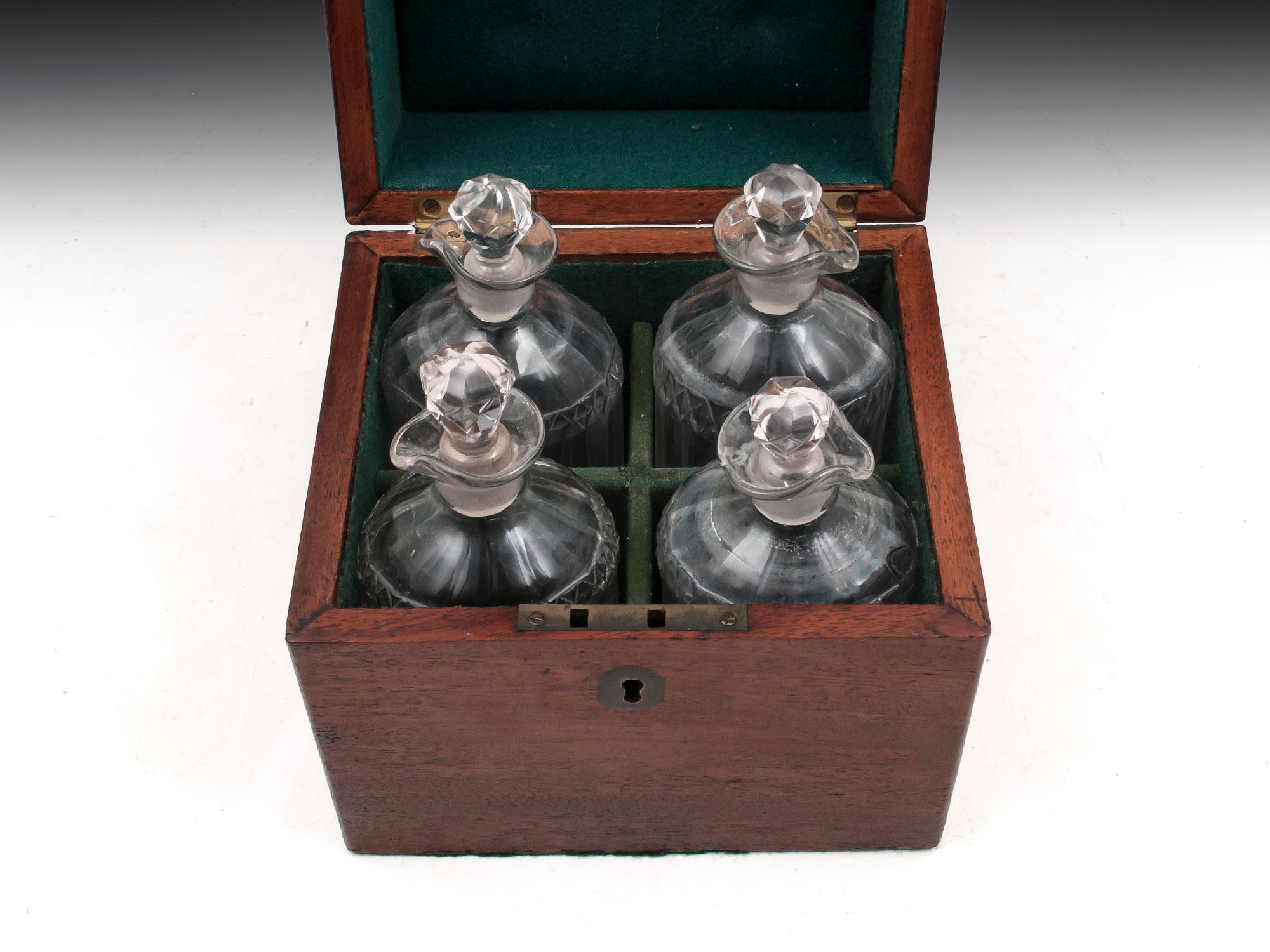 Military Mahogany Decanter Box For Sale 4