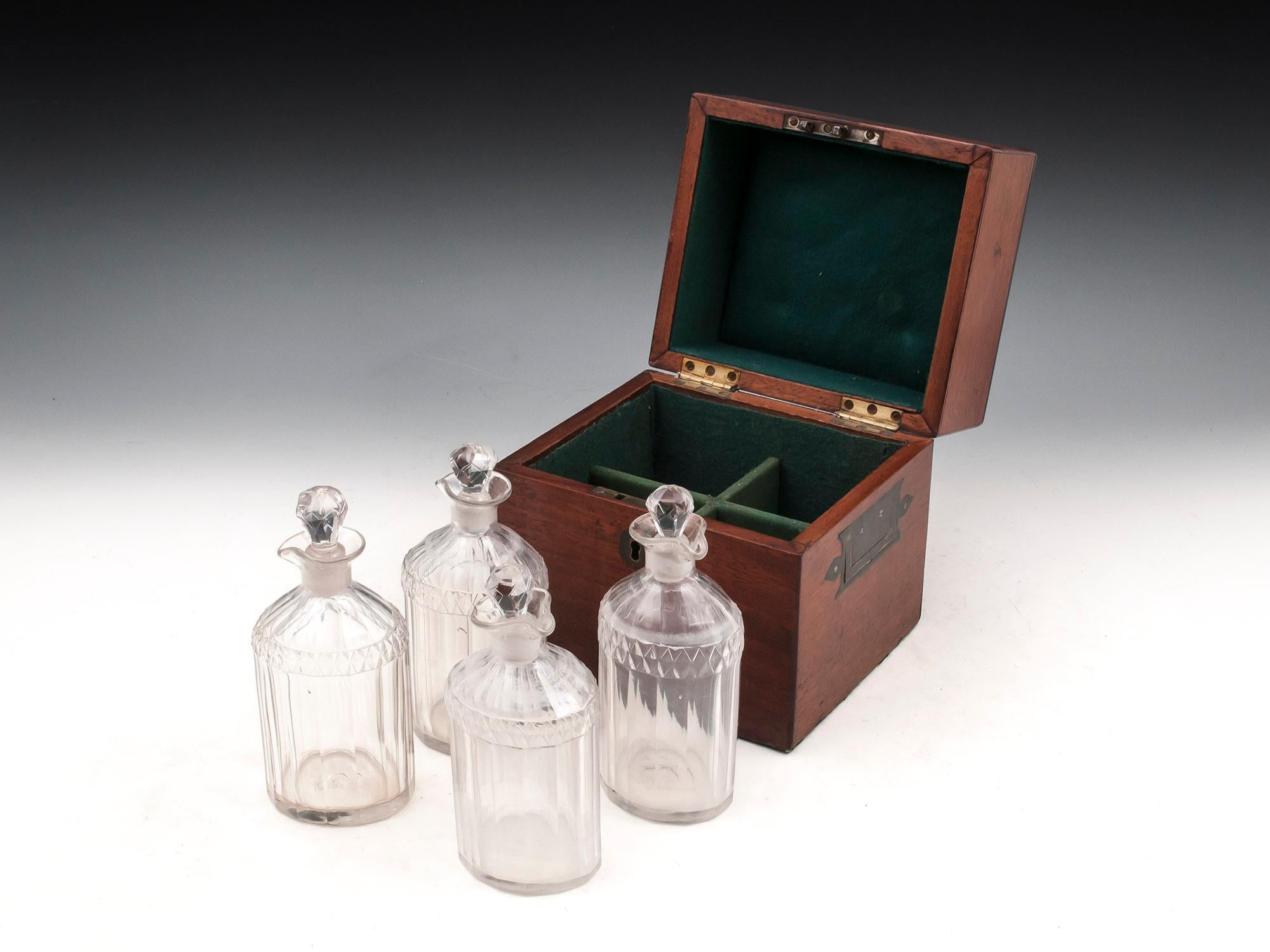 Military Mahogany Decanter Box For Sale 5