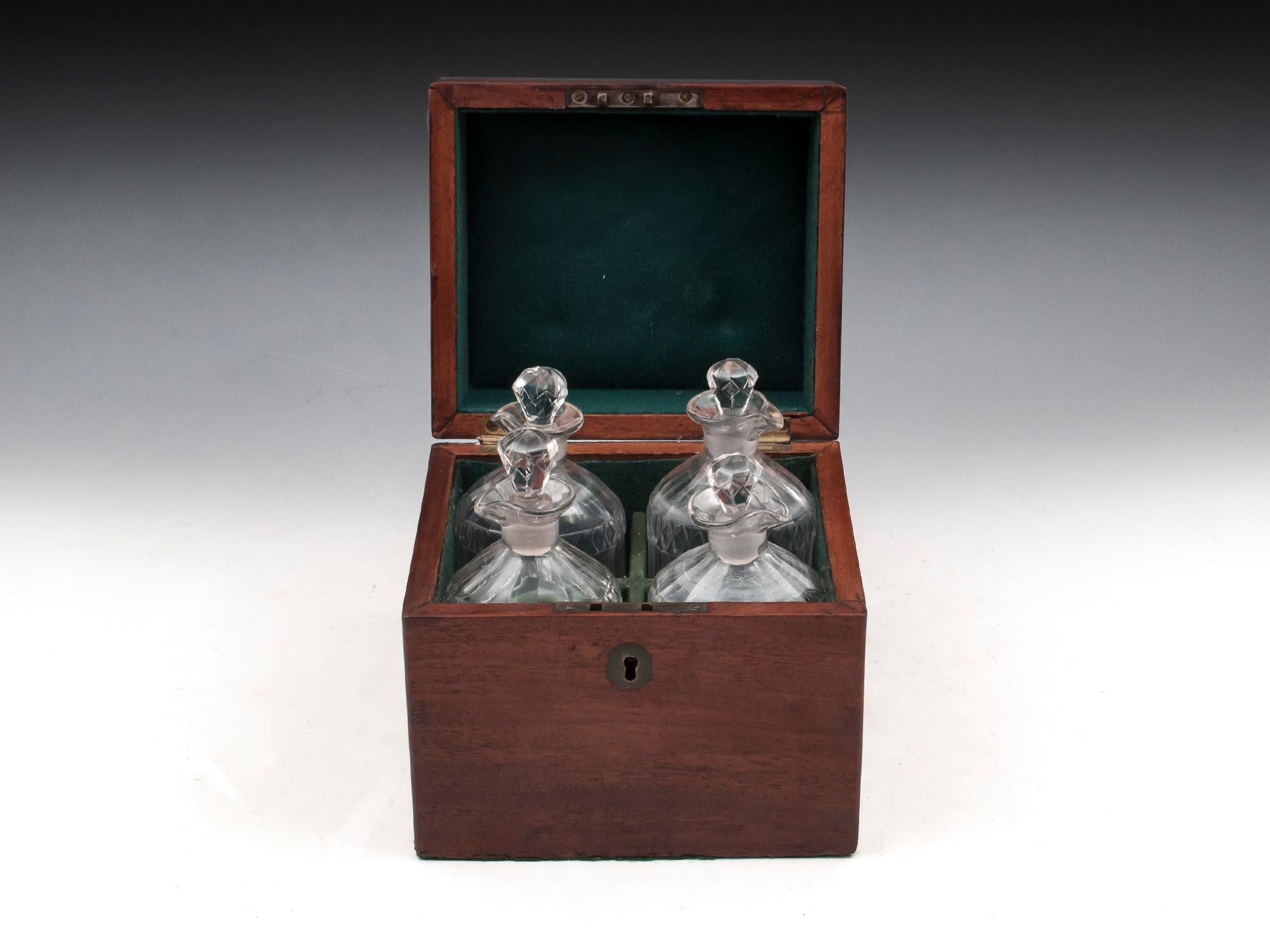 Military Mahogany Decanter Box For Sale 3