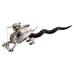Briquet de table Military Mess Dragon offert à Earnest "Bee" Edwards Liverpool FC