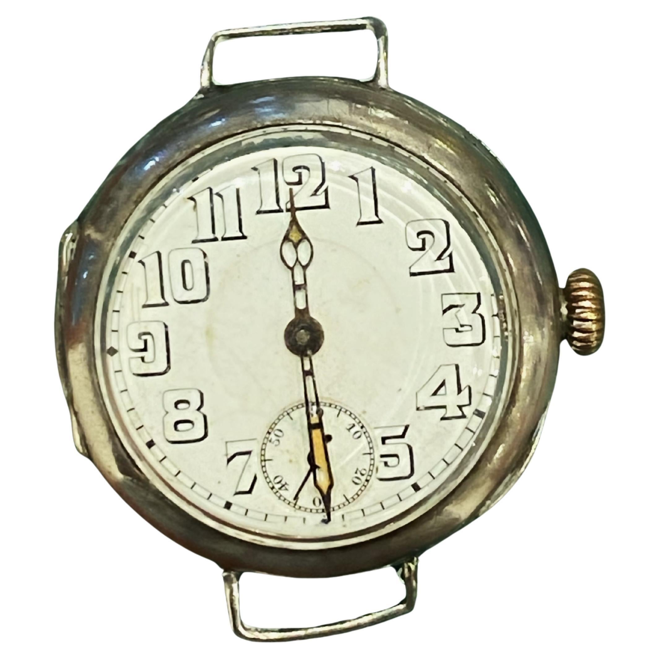 This fine & rare timepiece is a 
Rolex WWI Trench Military timepiece, 
dating back to circa 1916

It's a prime example of an early Rolex 
by Hans Wilsdorf & Alfred Davis - 
who were original founders of Rolex. 

 Featuring W&D mark - for Wilsdorf &
