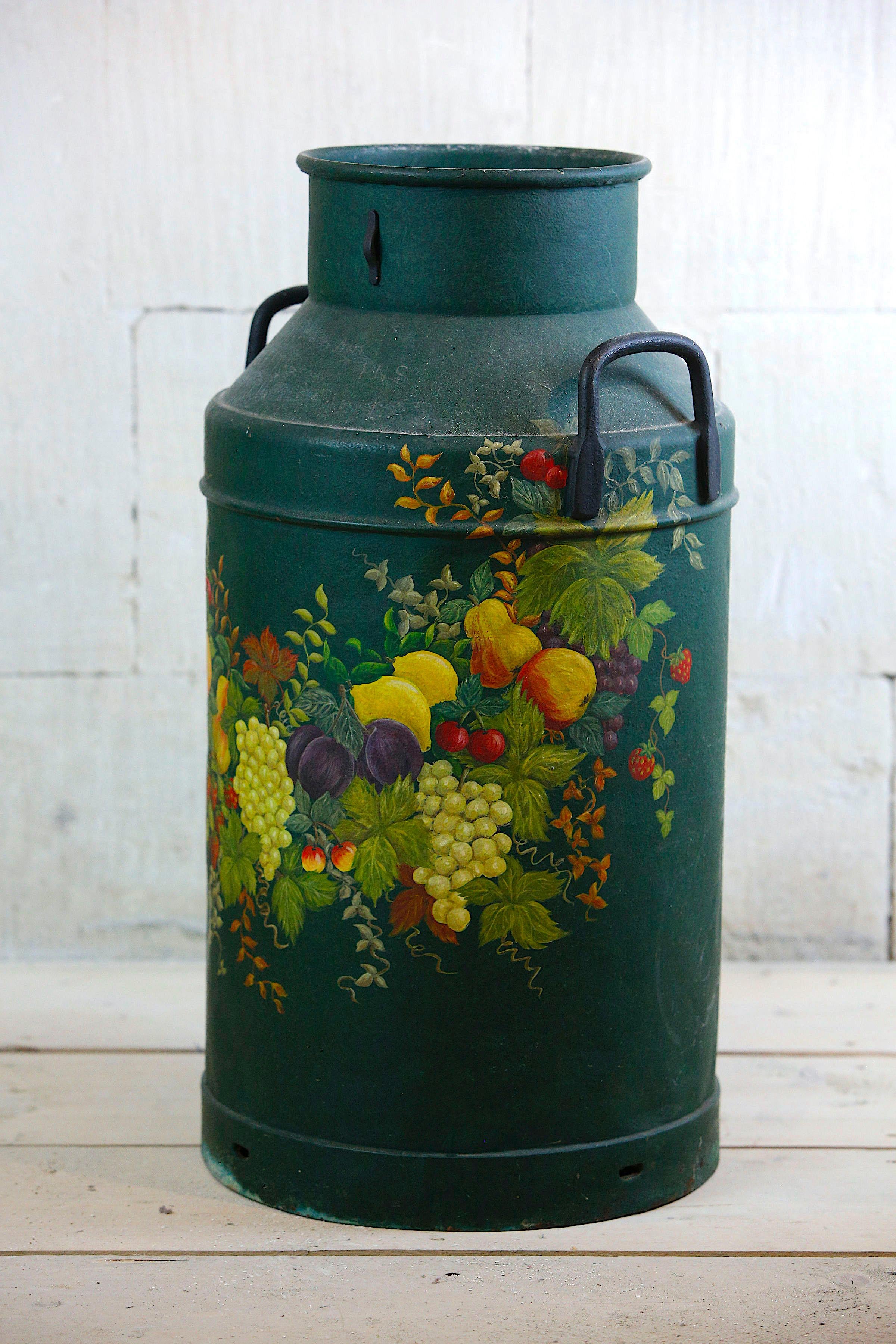Britannique Milk Churn Jardiniere peinte Pot à parapluie en vente