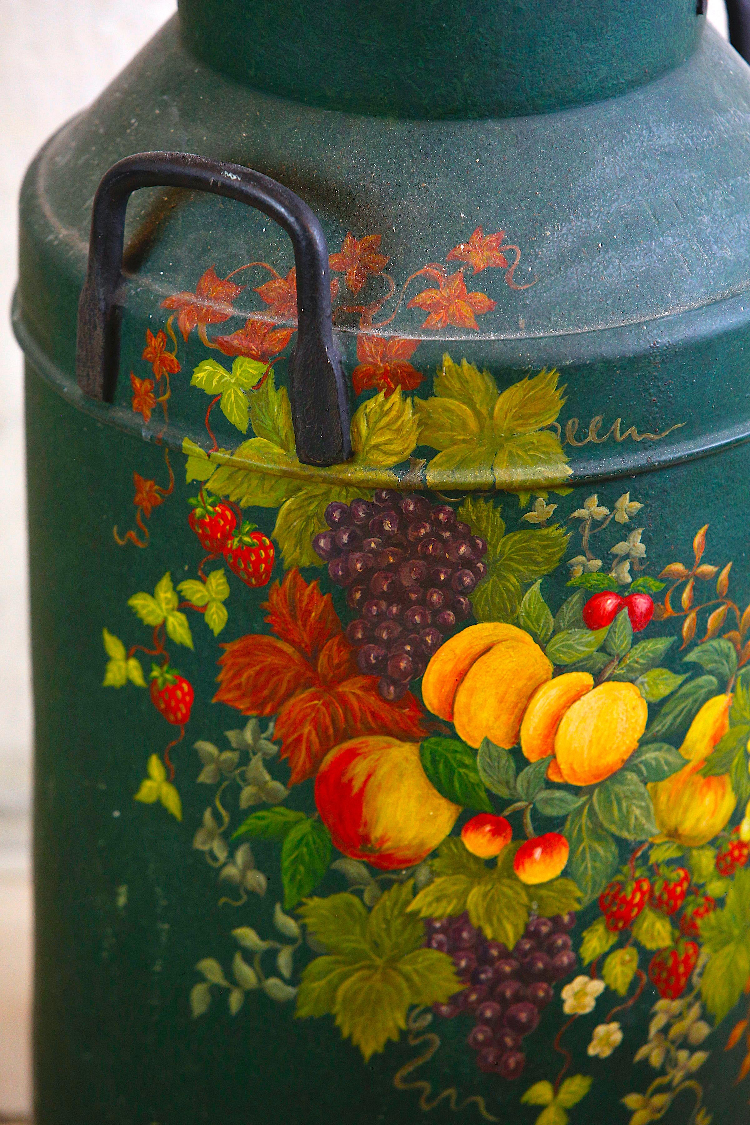 Peint à la main Milk Churn Jardiniere peinte Pot à parapluie en vente