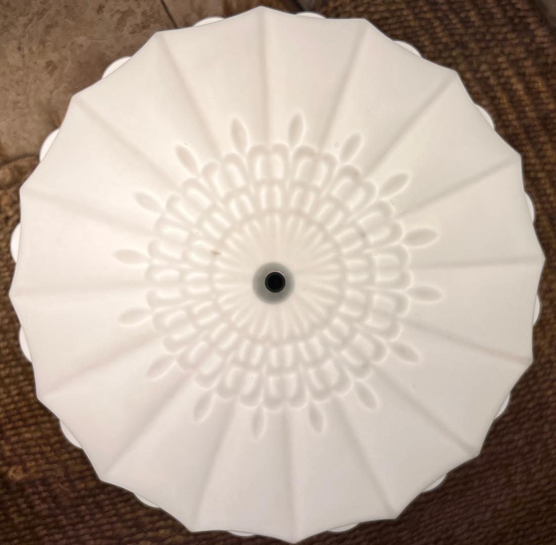 Paar Laternen aus Milchglas (20. Jahrhundert) im Angebot