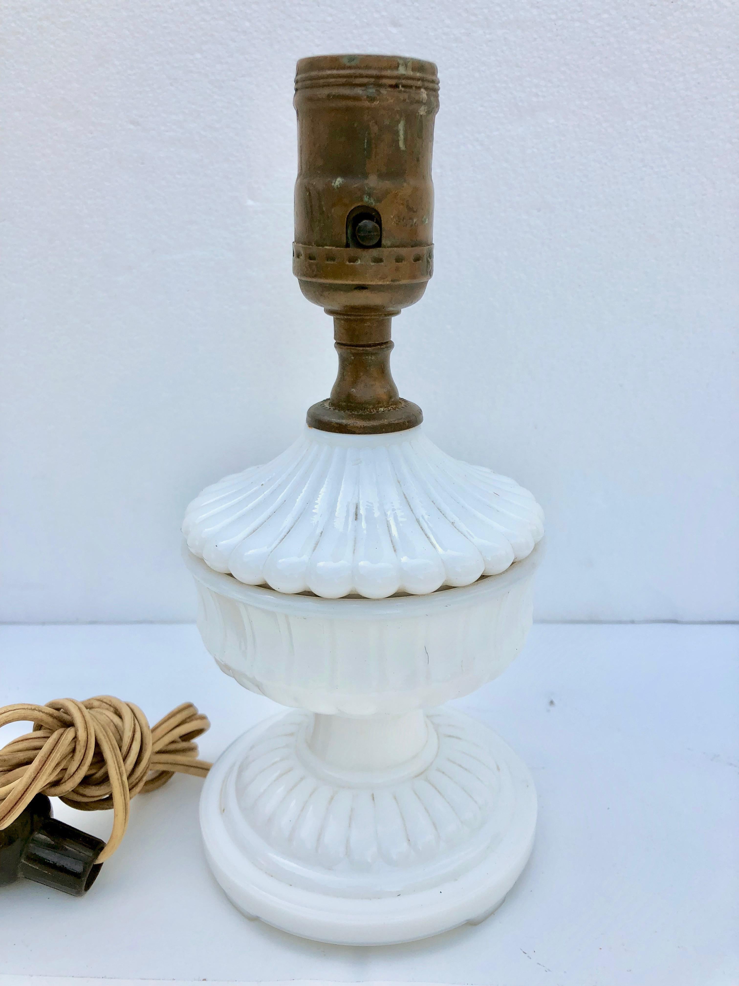 North American Milk Glass Table Lamp with a Flower Petal Design and Pedestal Base For Sale