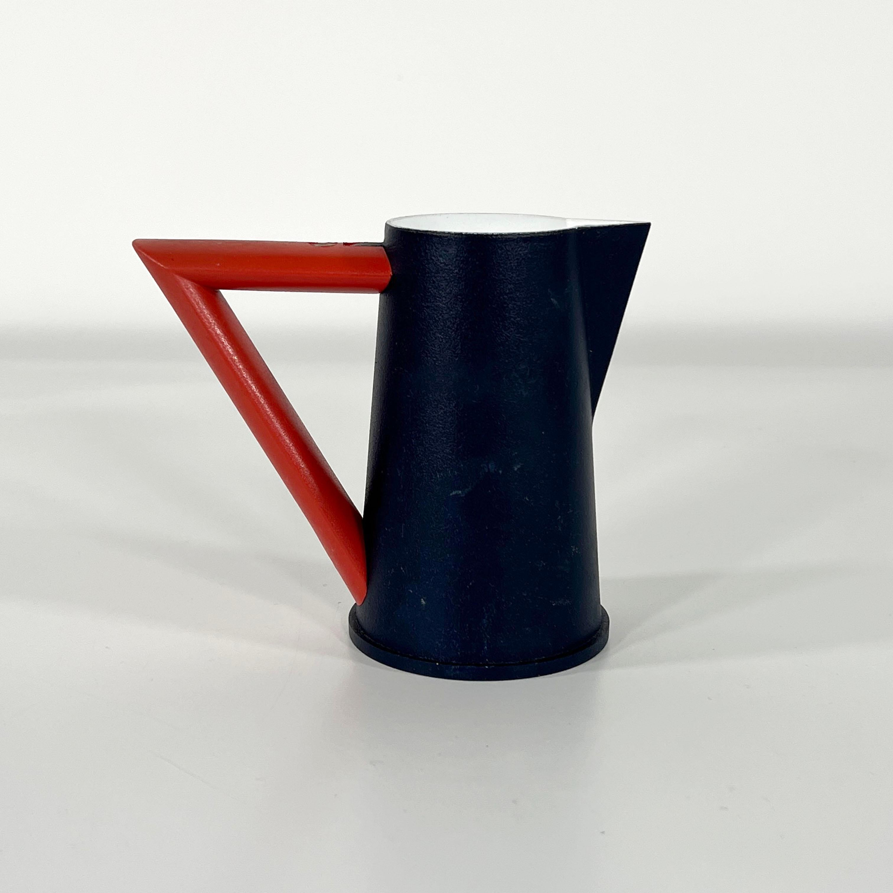 Milk Jug 'Accademia' Series by Ettore Sottsass for Lagostina, 1980s In Good Condition In Ixelles, Bruxelles