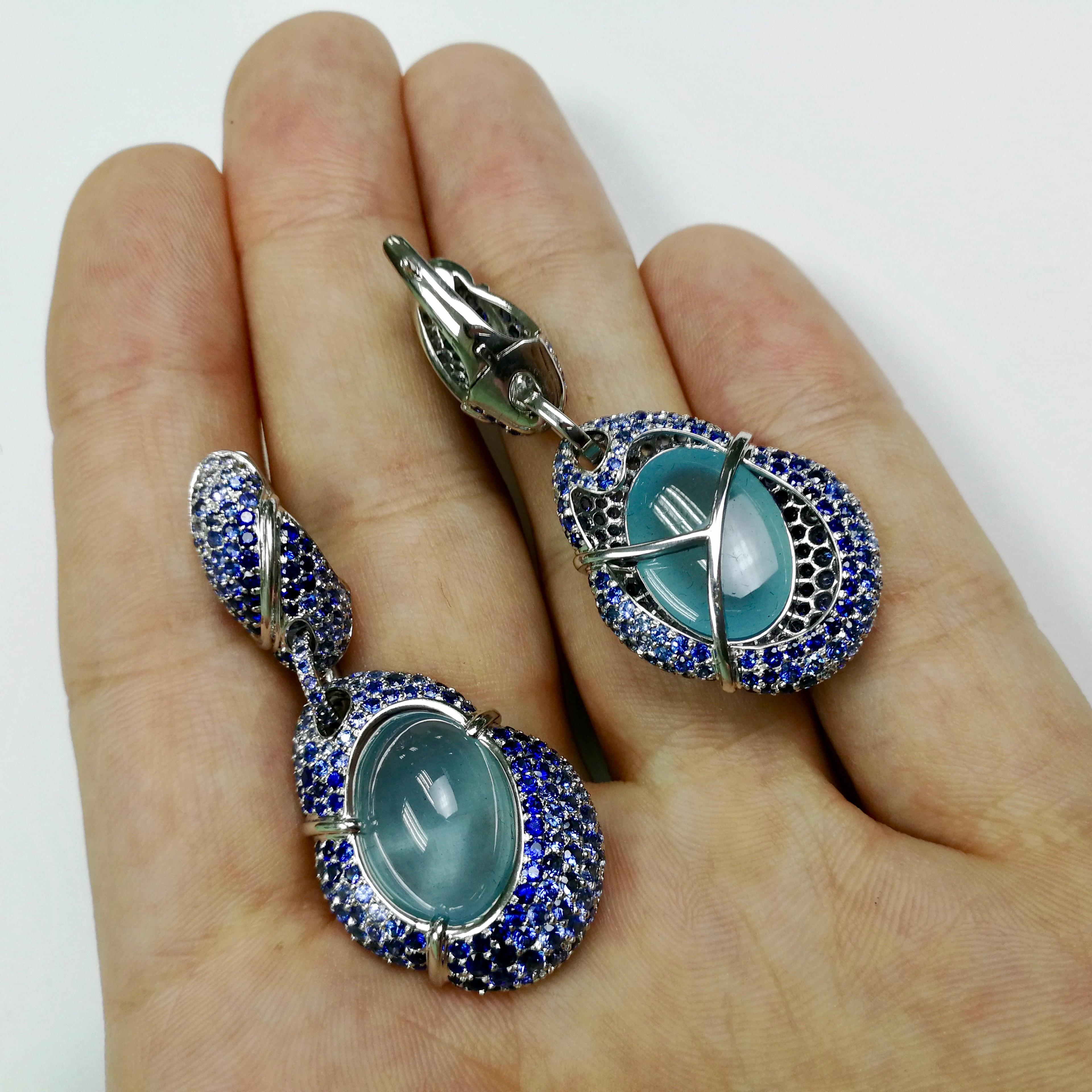Milky Aquamarine 18.84 Carat Graduated Sapphire 18 Karat White Gold Earrings In New Condition For Sale In Bangkok, TH