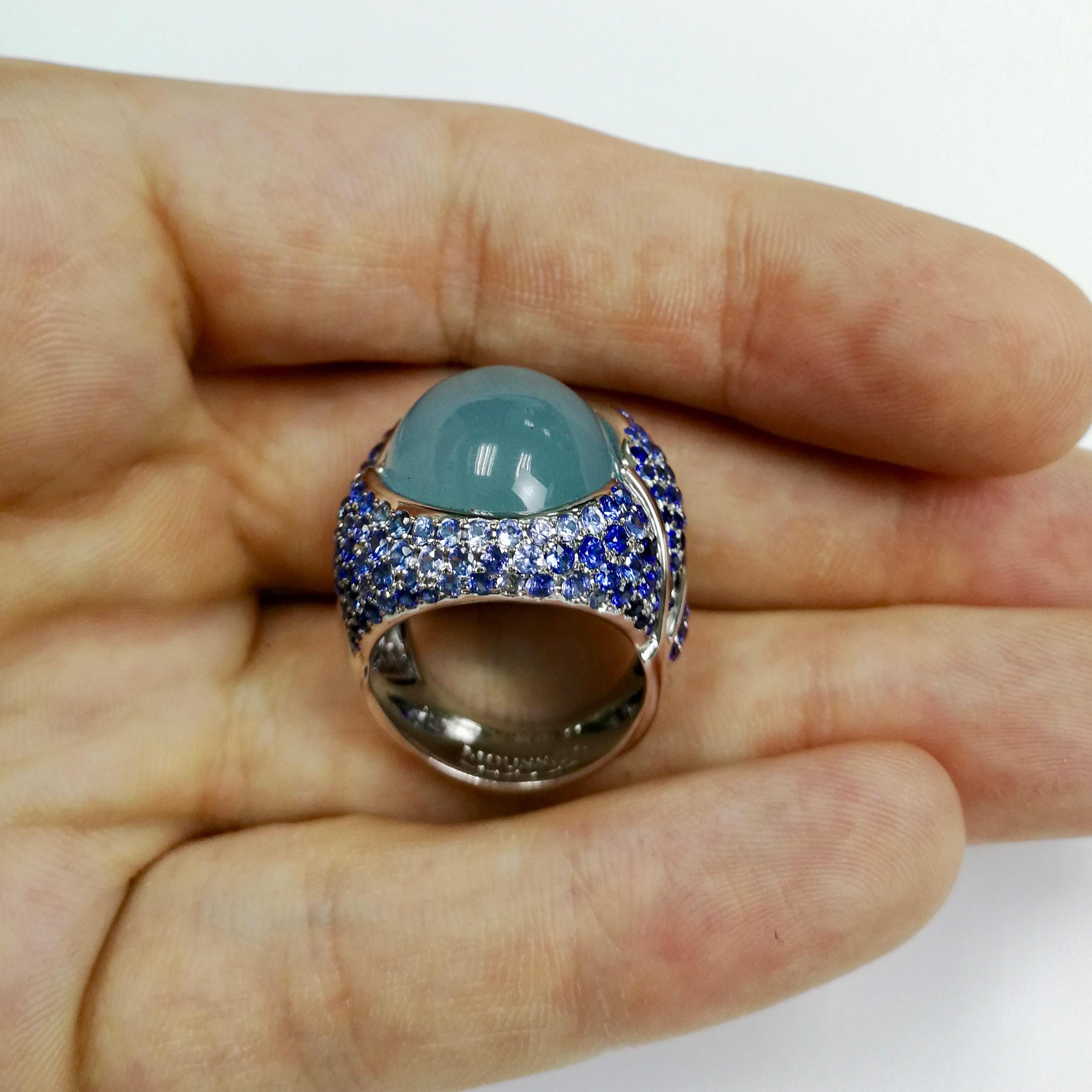 Milky Aquamarine 20.60 Carat Sapphire 18 Karat White Gold Ring In New Condition In Bangkok, TH