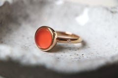Bague en or 18 carats avec quartz laiteux et corail de Bigli