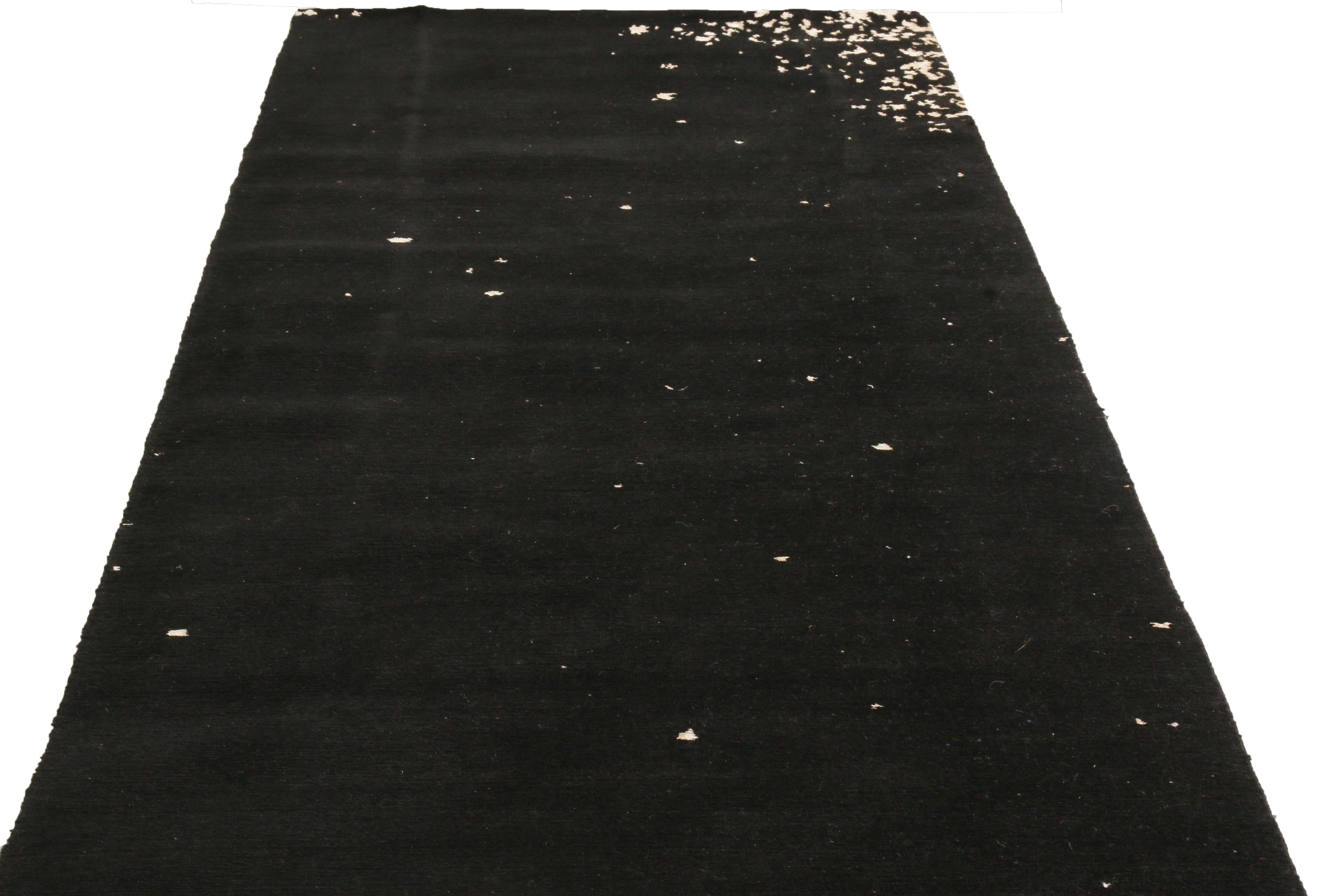 Nepalese Milky Way Design Black and White Geometric Wool-Silk Runner
