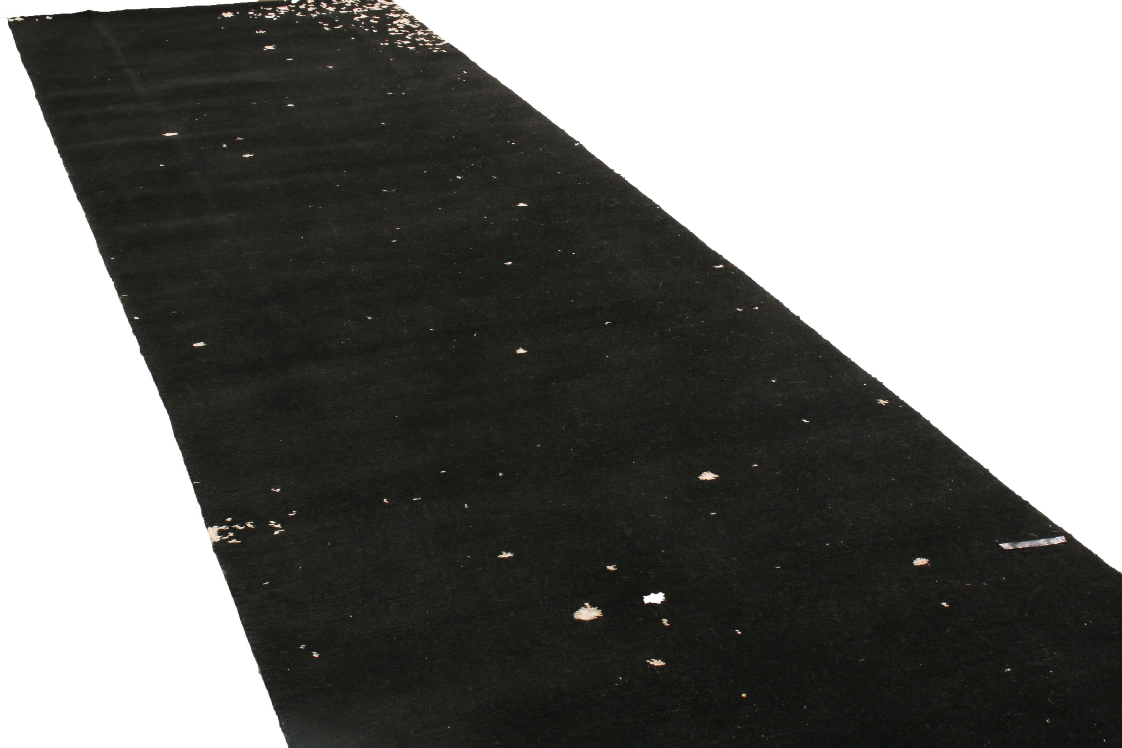 Hand-Knotted Milky Way Design Black and White Geometric Wool-Silk Runner