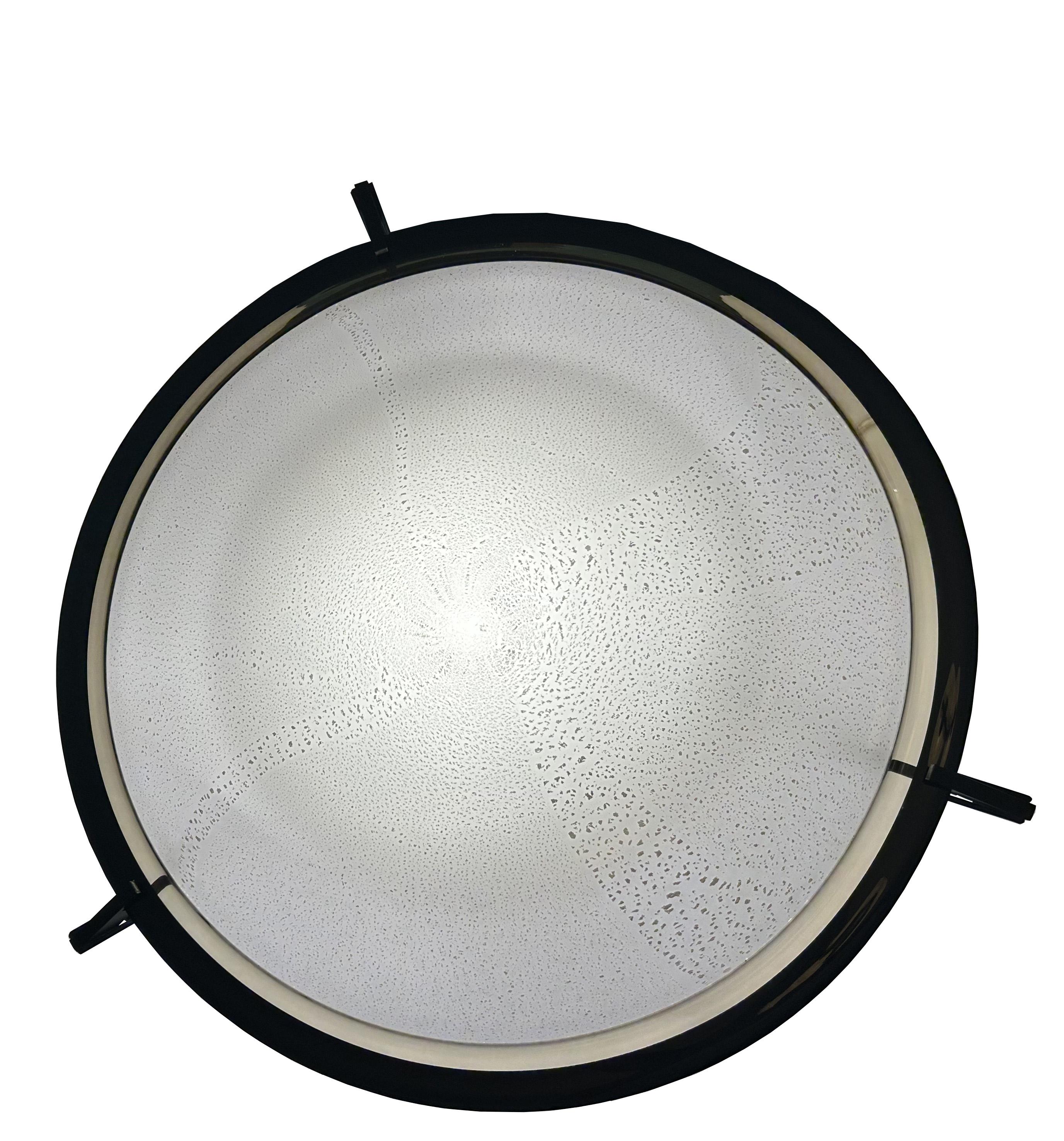 Wunderschönes Stück aus weißem, schwarzem und leicht bernsteinfarbenem 2450Murano-Glas. Halogenlampe.