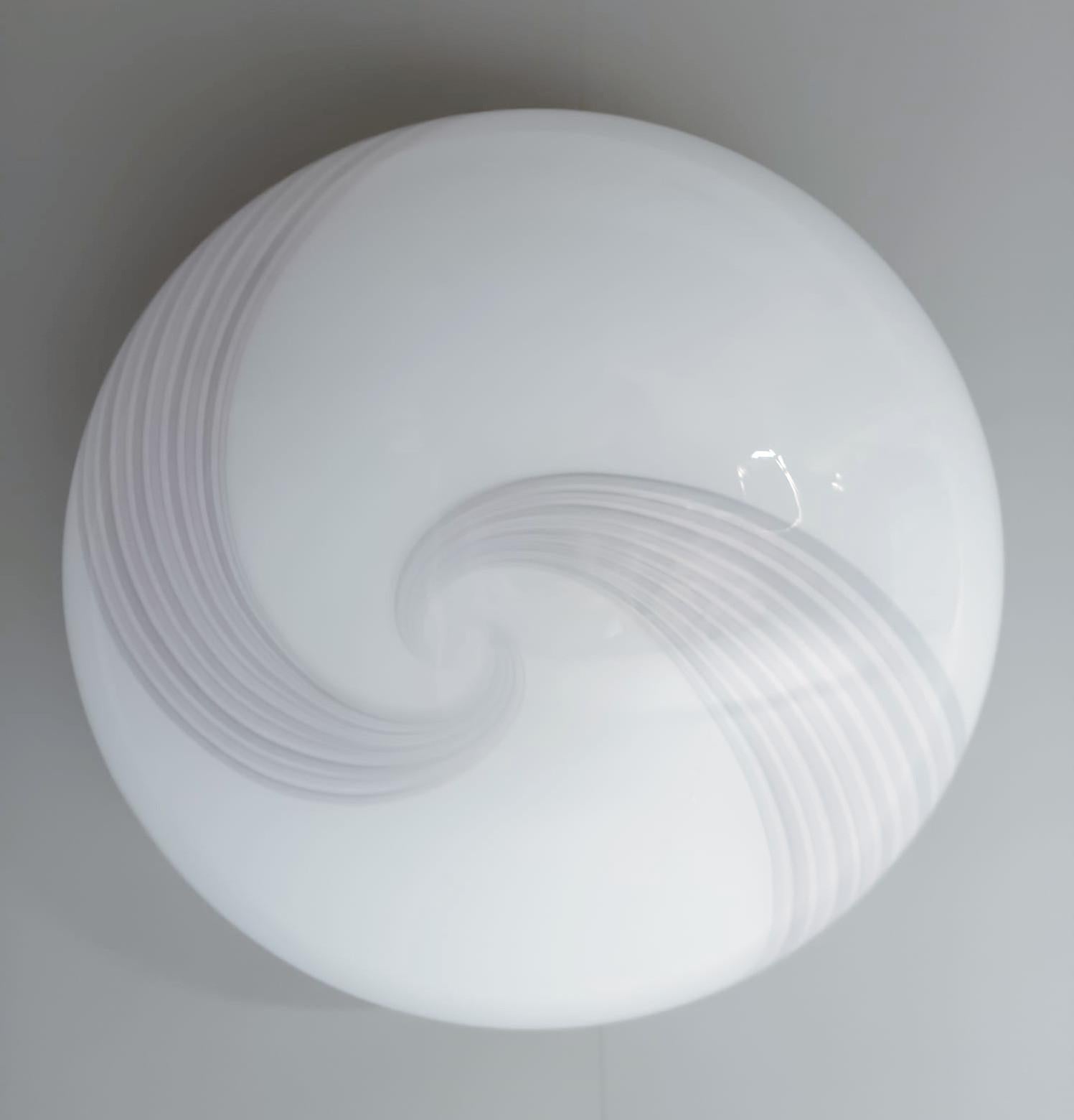 Italiano Lampada ad incasso di Murano bianco latte e rosa in vendita