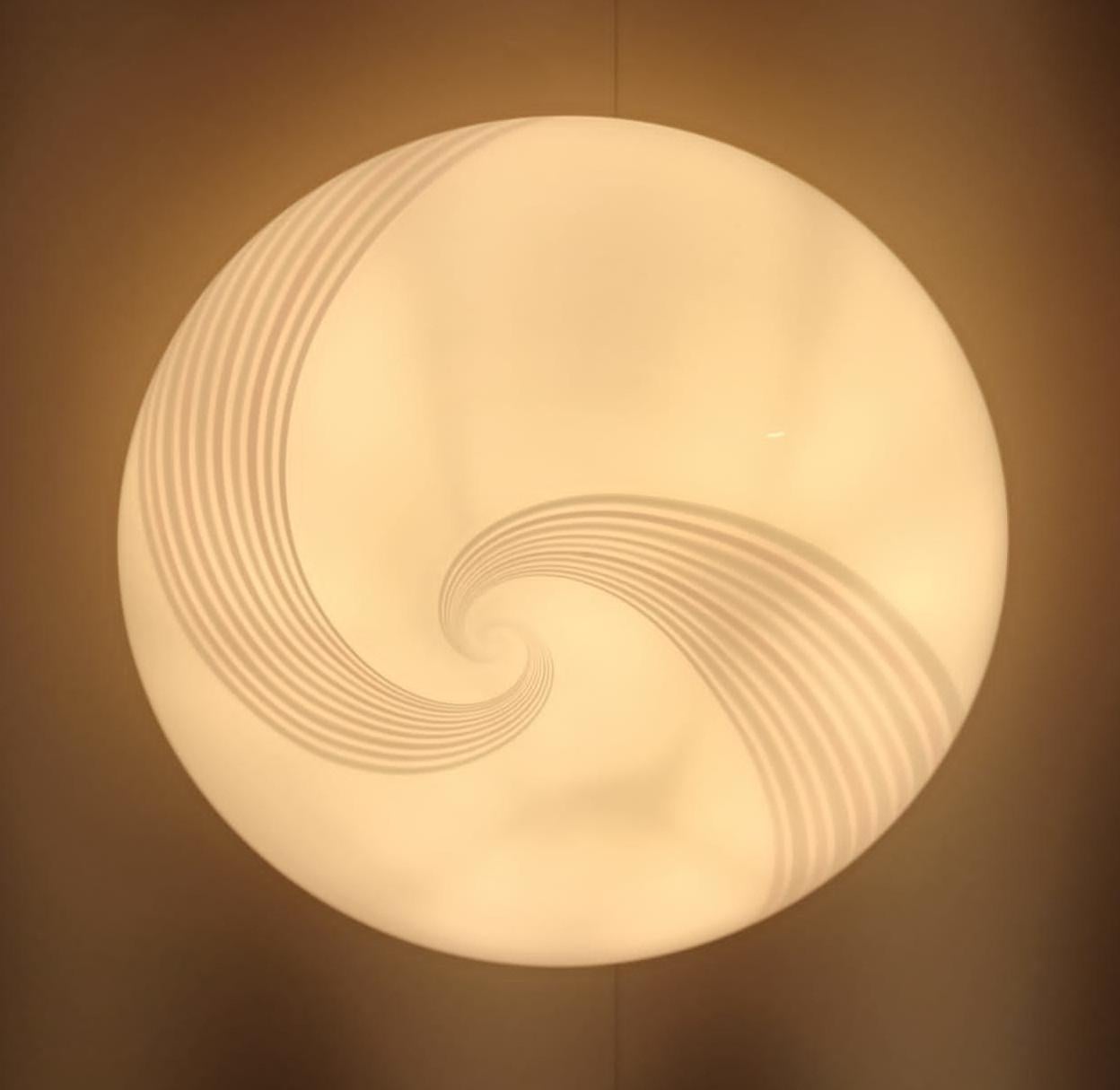 Lampada ad incasso di Murano bianco latte e rosa in vendita 2