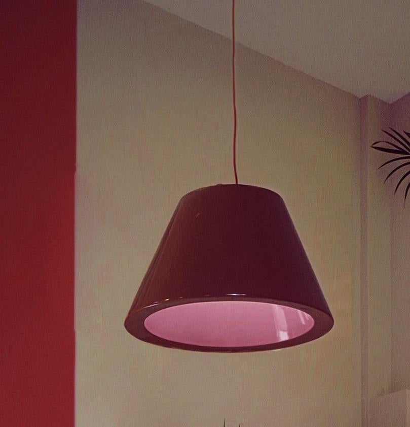 Lampada a sospensione piccola Milky White BLN di Giò Colonna Romano
Dimensioni: Ø 56 x H. 33 cm.
Materiali: Polietilene.

Disponibile in due diverse dimensioni. I prezzi possono variare. Questo prodotto è adatto all'uso interno ed esterno. Tutte le