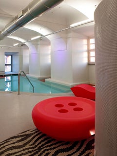 Taburete Bot One Blanco Lechoso de Fabio Della Fiorentina