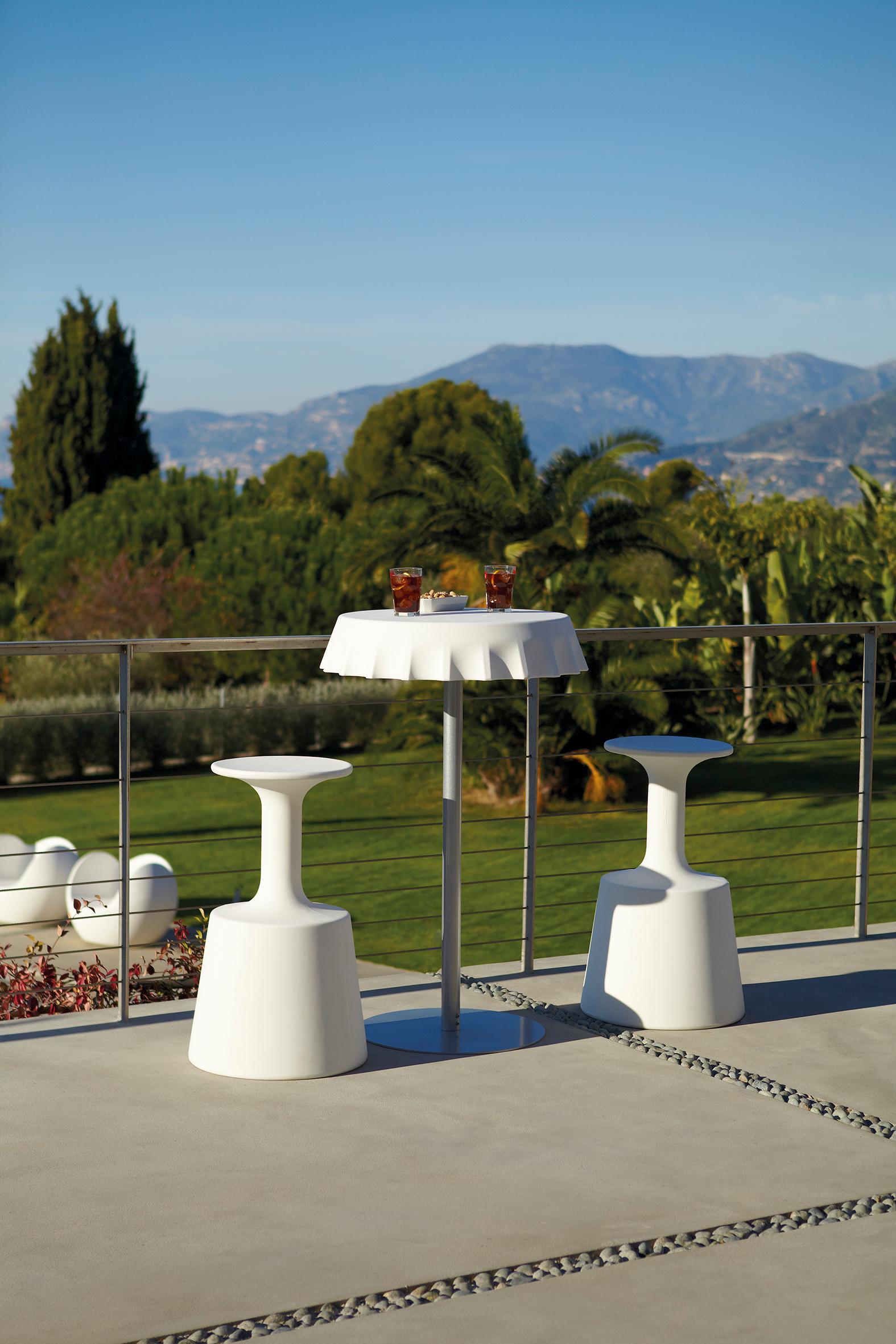 Milky White Drink High Stool by Jorge Najera
Dimensions: Ø 45 x H 75 cm. 
Materials: Polyethylene.
Weight: 7 kg.

Available in different color options. This product is suitable for indoor and outdoor use. Please contact us. 

Drink is a design item