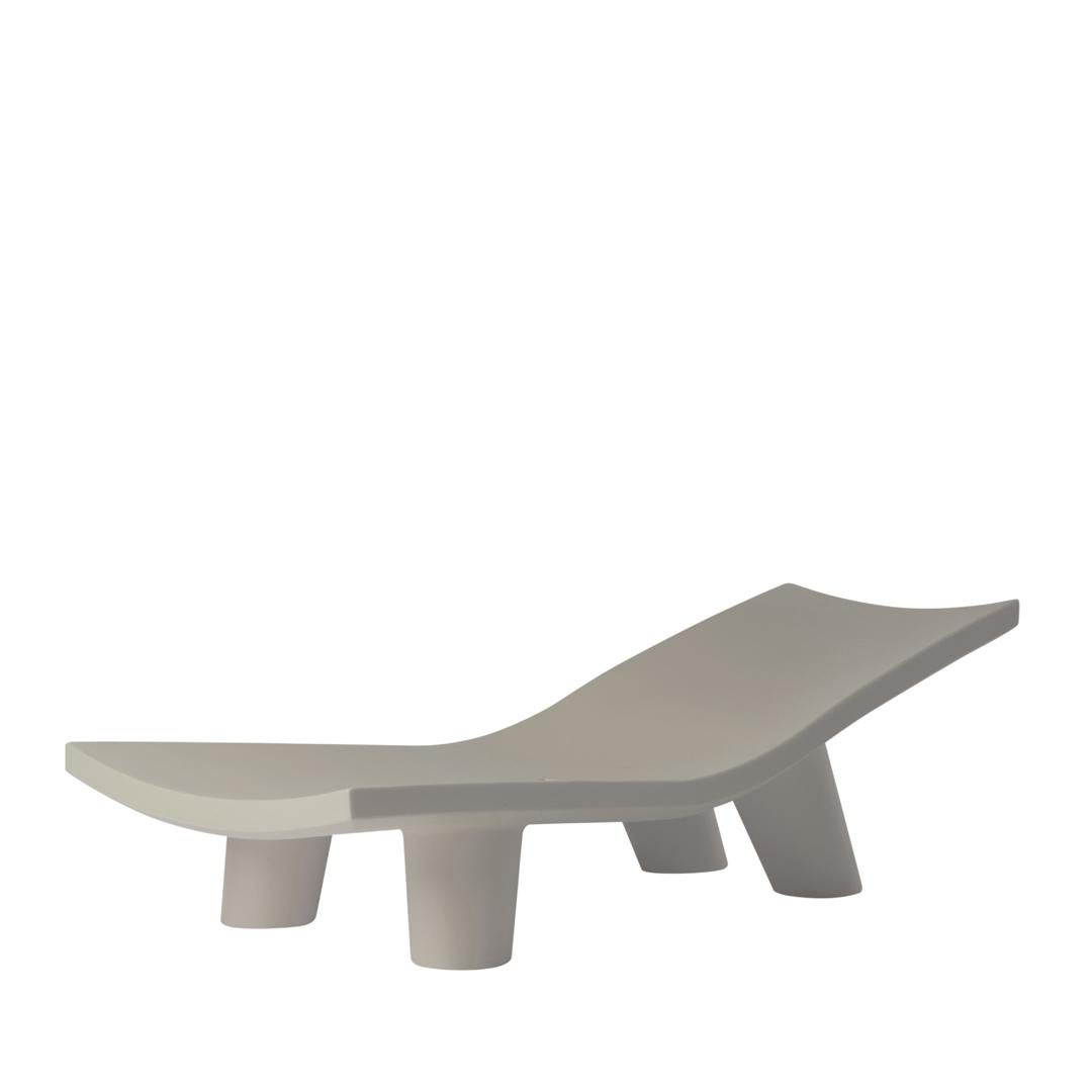 Fauteuil de salon Lita blanc laiteux avec coussin par OTTO Studio en vente 4