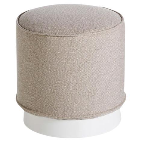 Puf Mara blanco lechoso de Lorenza Bozzoli