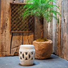 Taburete «Milky White Prosperity Garden»