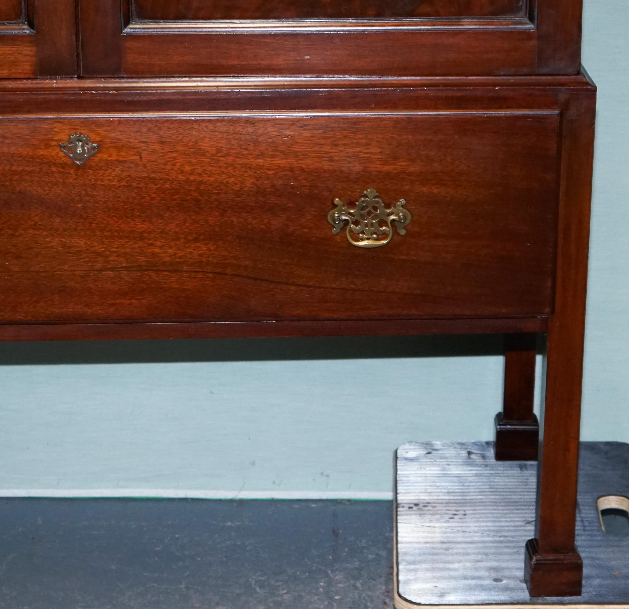 MILLAR & BEATTY ARMADIO ANTICO IN STILE GEORGIANO CON LEGNO DURO in vendita 10