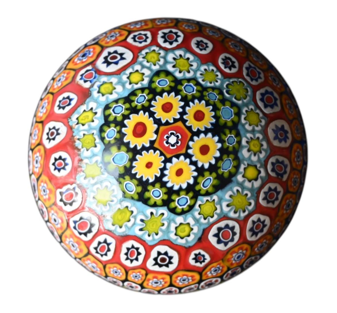 Millefiori Glas Briefbeschwerer - Murano, Fratelli Toso zugeschrieben -  1950-1970 (Italienisch) im Angebot