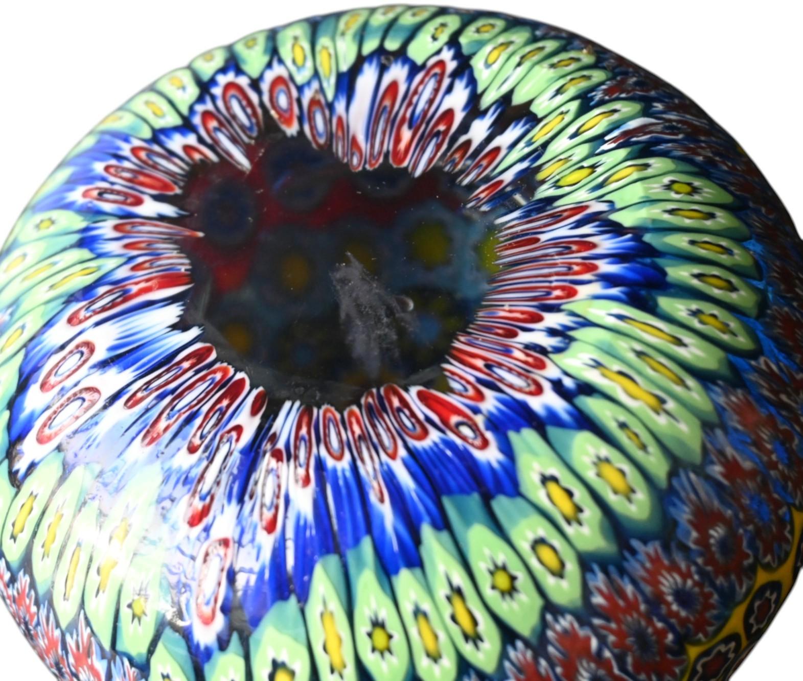 Millefiori Glas Briefbeschwerer - Murano, Fratelli Toso zugeschrieben -  1950-1970 im Zustand „Gut“ im Angebot in Bilzen, BE